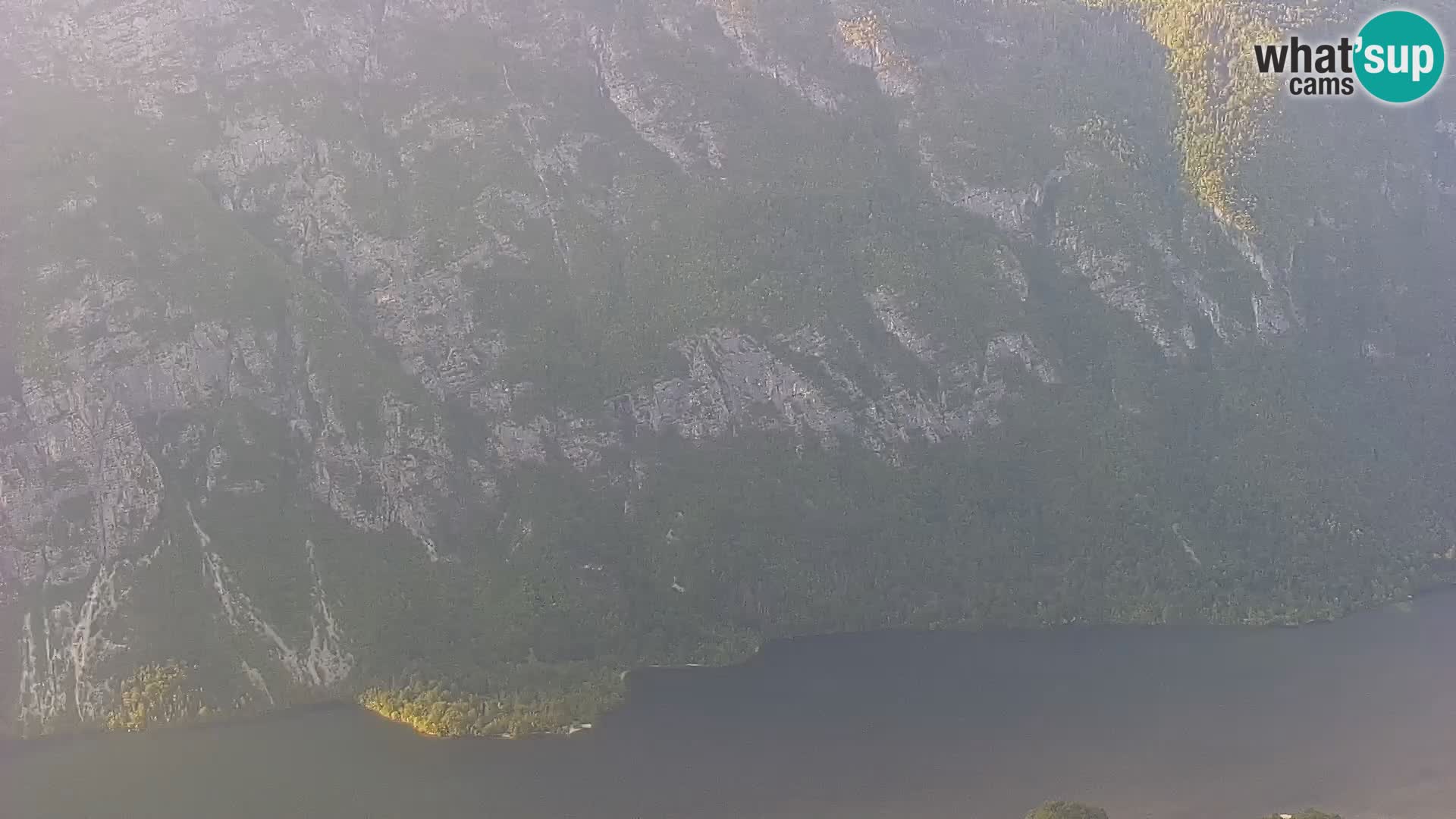 Spletna kamera Bohinj jezero in na Triglav – pogled s smučišča Vogel