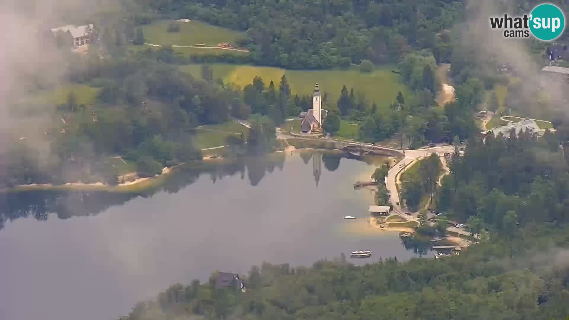 Web kamera Bohinjsko jezero i Triglav – pogled sa skijališta Vogel