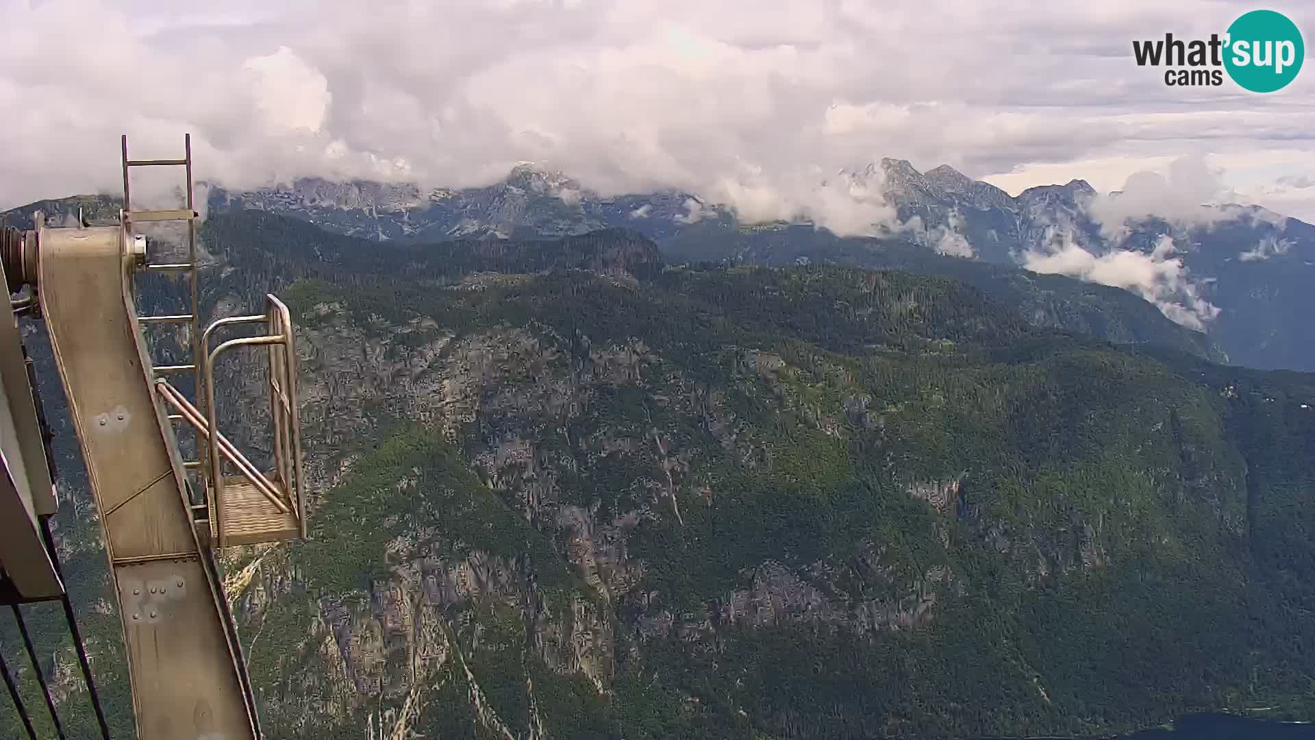 Spletna kamera Bohinj jezero in na Triglav – pogled s smučišča Vogel