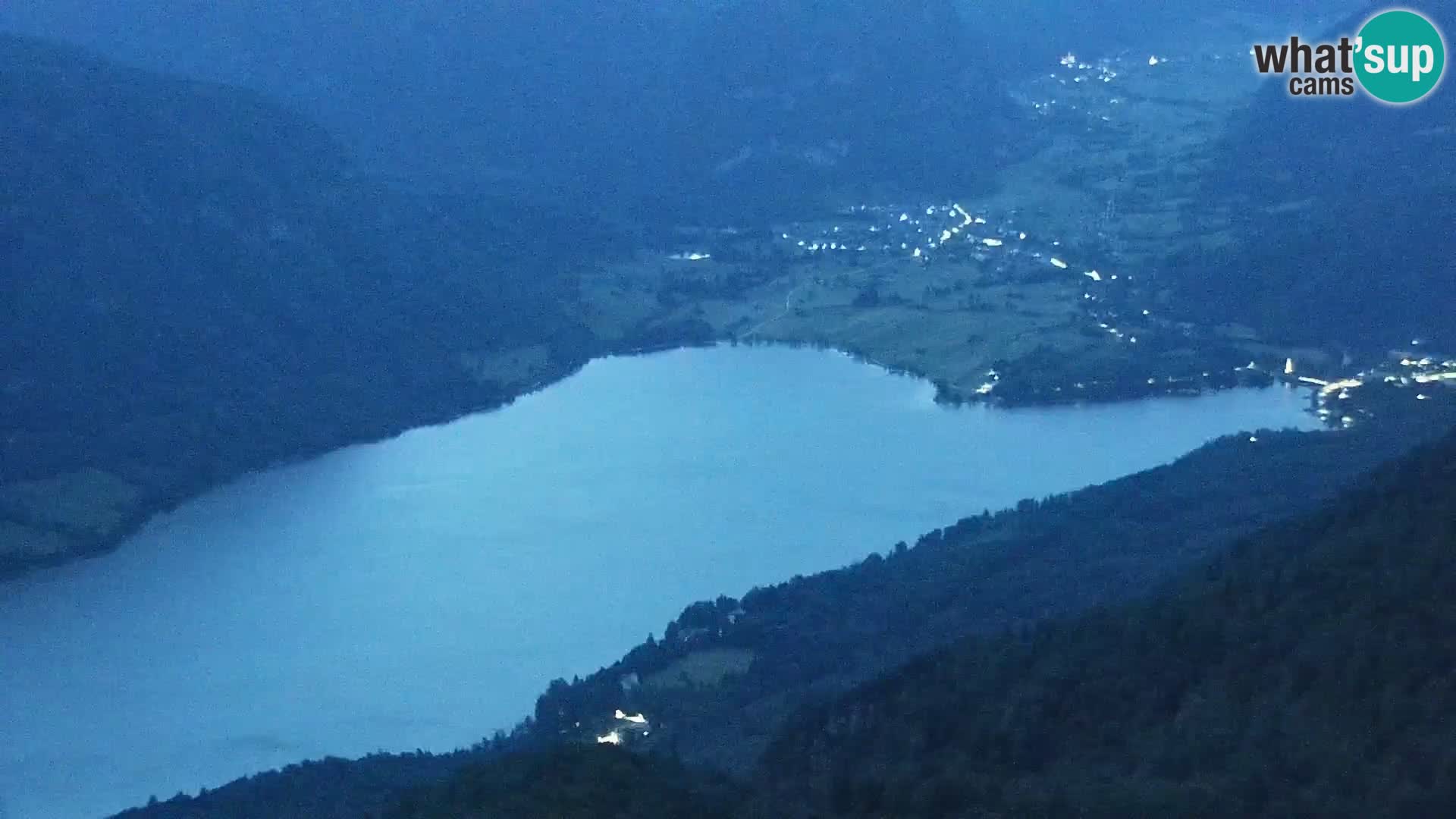 Spletna kamera Bohinj jezero in na Triglav – pogled s smučišča Vogel