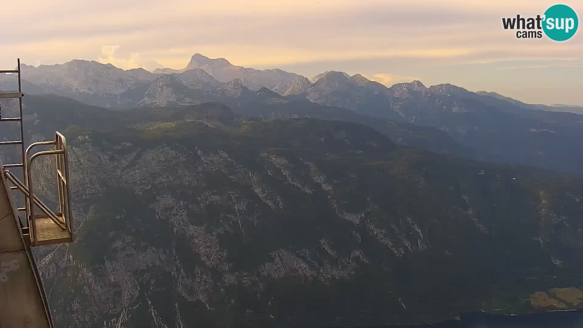 Web kamera Bohinjsko jezero i Triglav – pogled sa skijališta Vogel