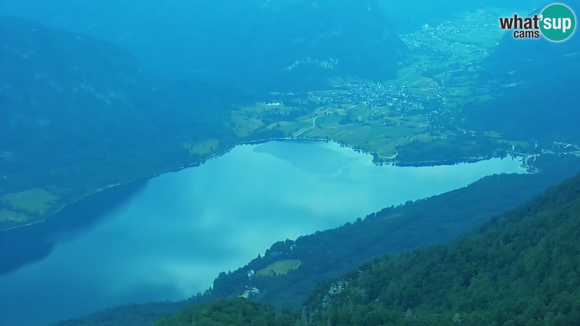 Web kamera Bohinjsko jezero i Triglav – pogled sa skijališta Vogel