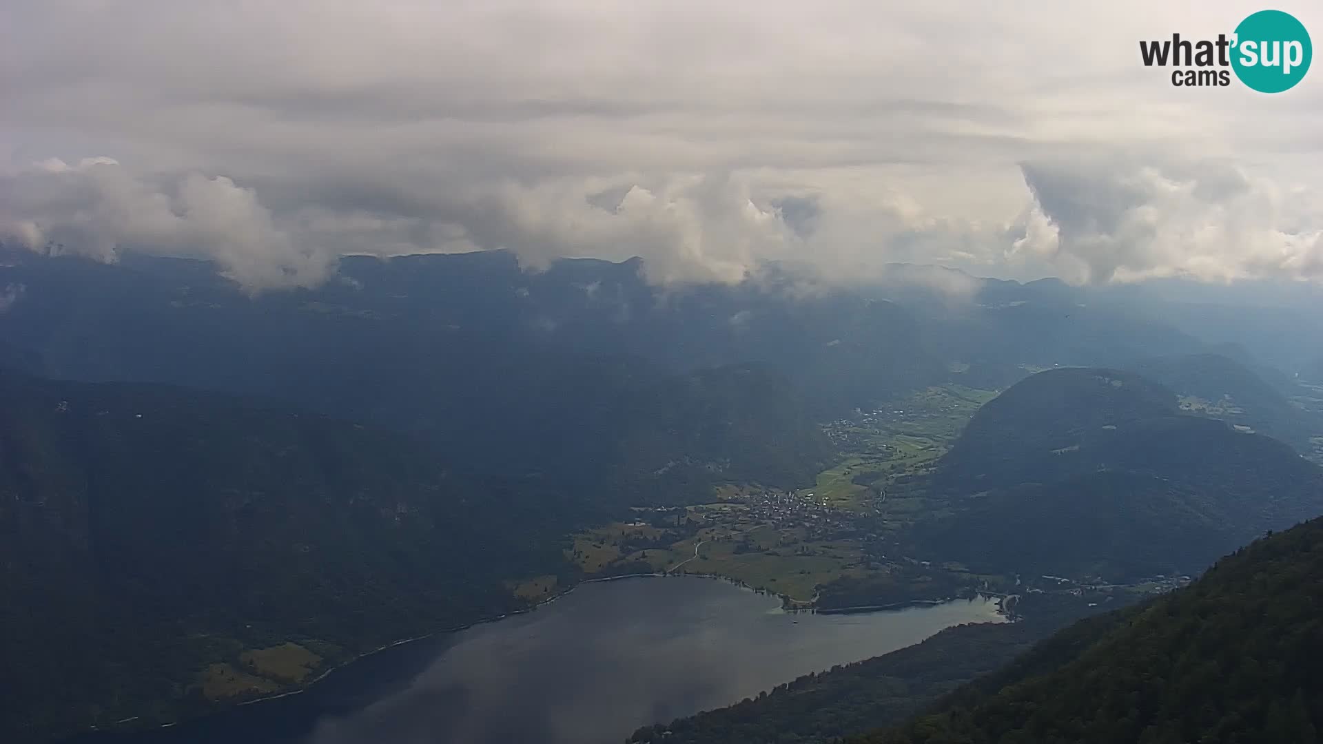 Web kamera Bohinjsko jezero i Triglav – pogled sa skijališta Vogel