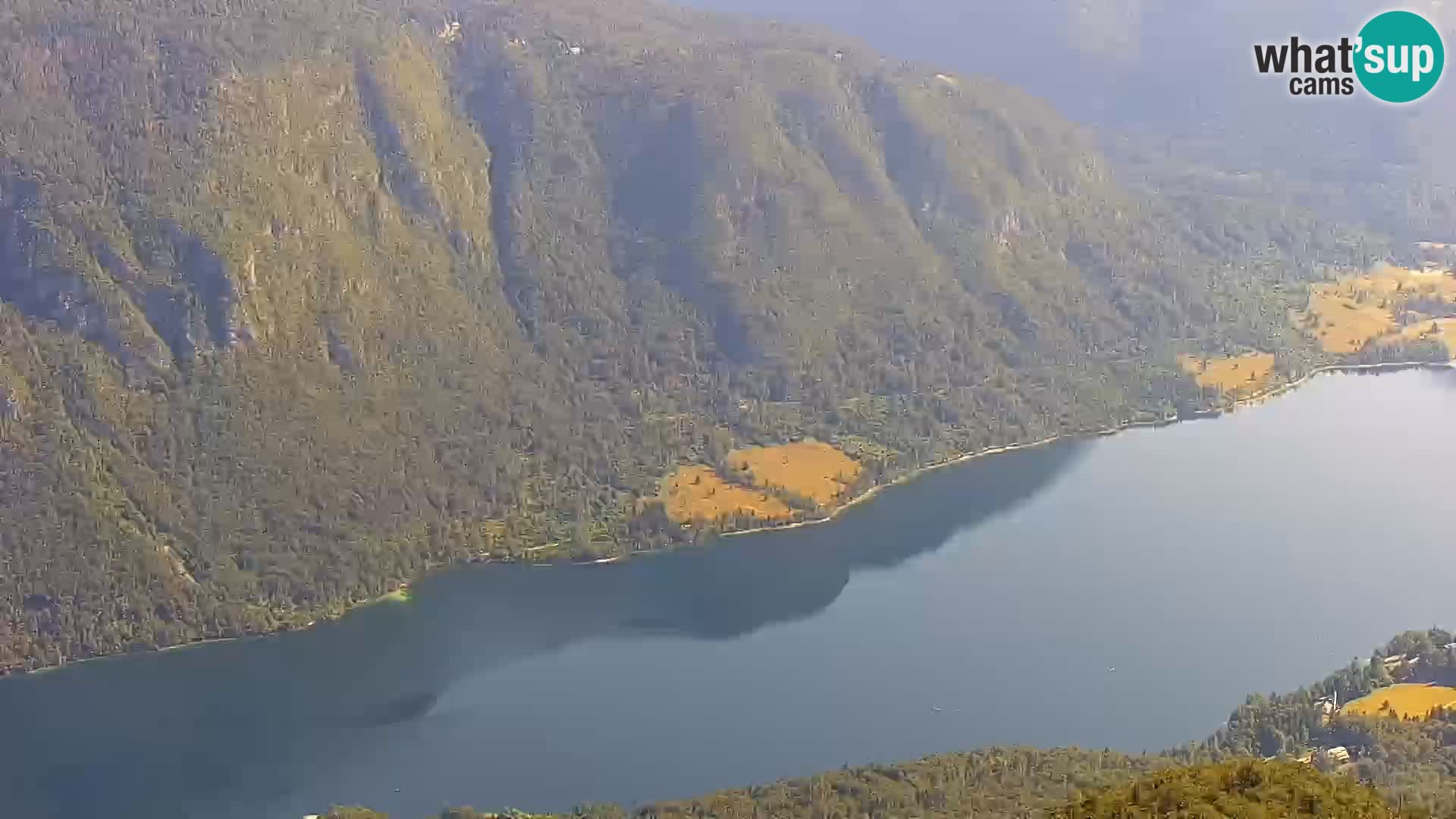 Spletna kamera Bohinj jezero in na Triglav – pogled s smučišča Vogel