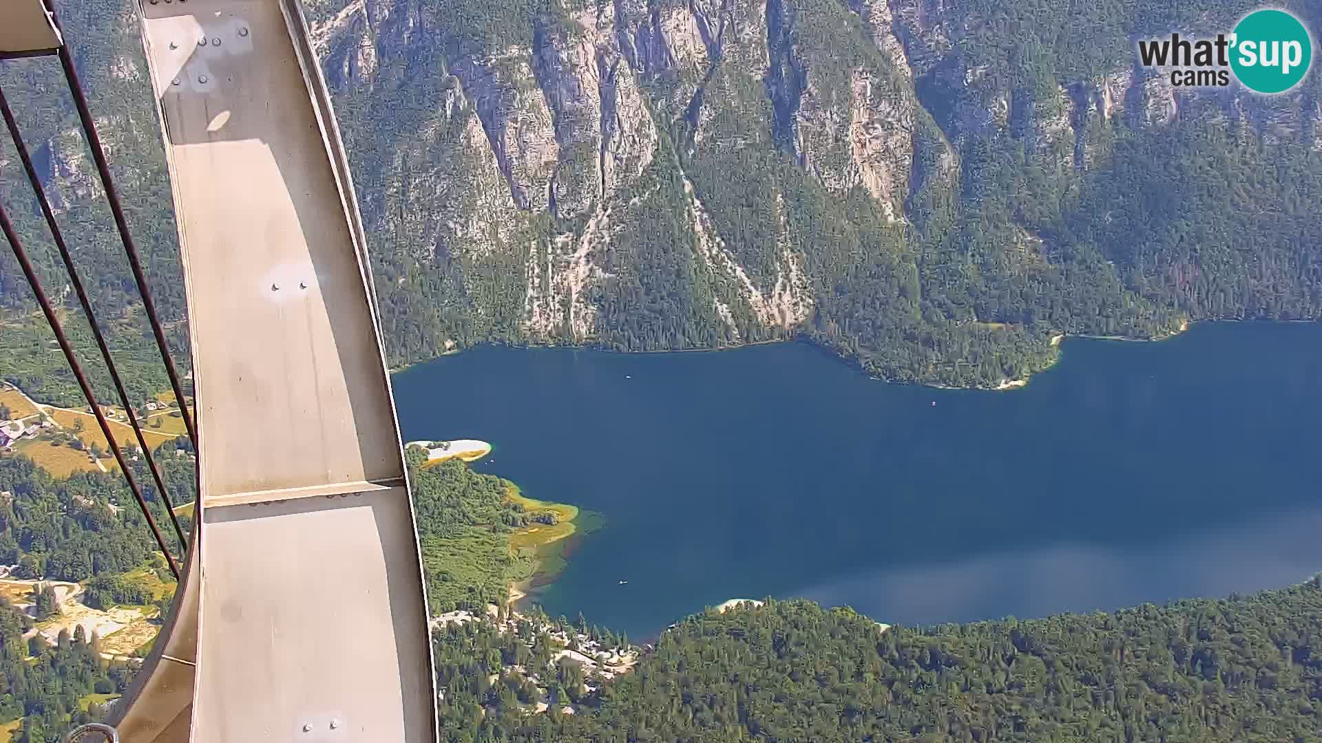 Spletna kamera Bohinj jezero in na Triglav – pogled s smučišča Vogel