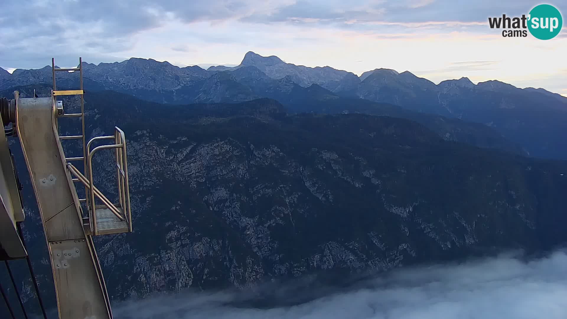 Spletna kamera Bohinj jezero in na Triglav – pogled s smučišča Vogel