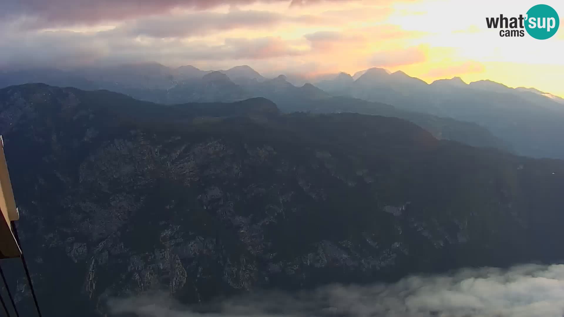 Spletna kamera Bohinj jezero in na Triglav – pogled s smučišča Vogel