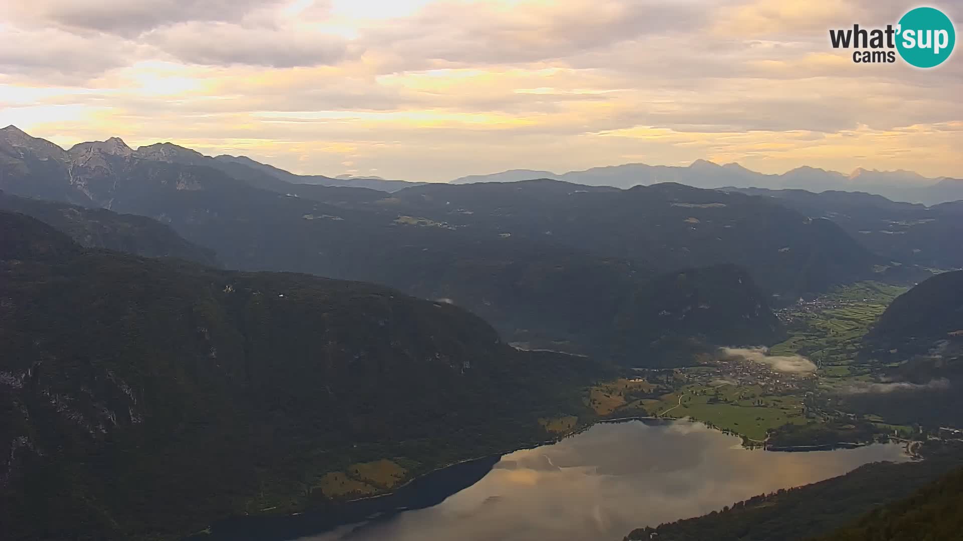 Bohinj lake webcam and Triglav – view from Vogel ski resort