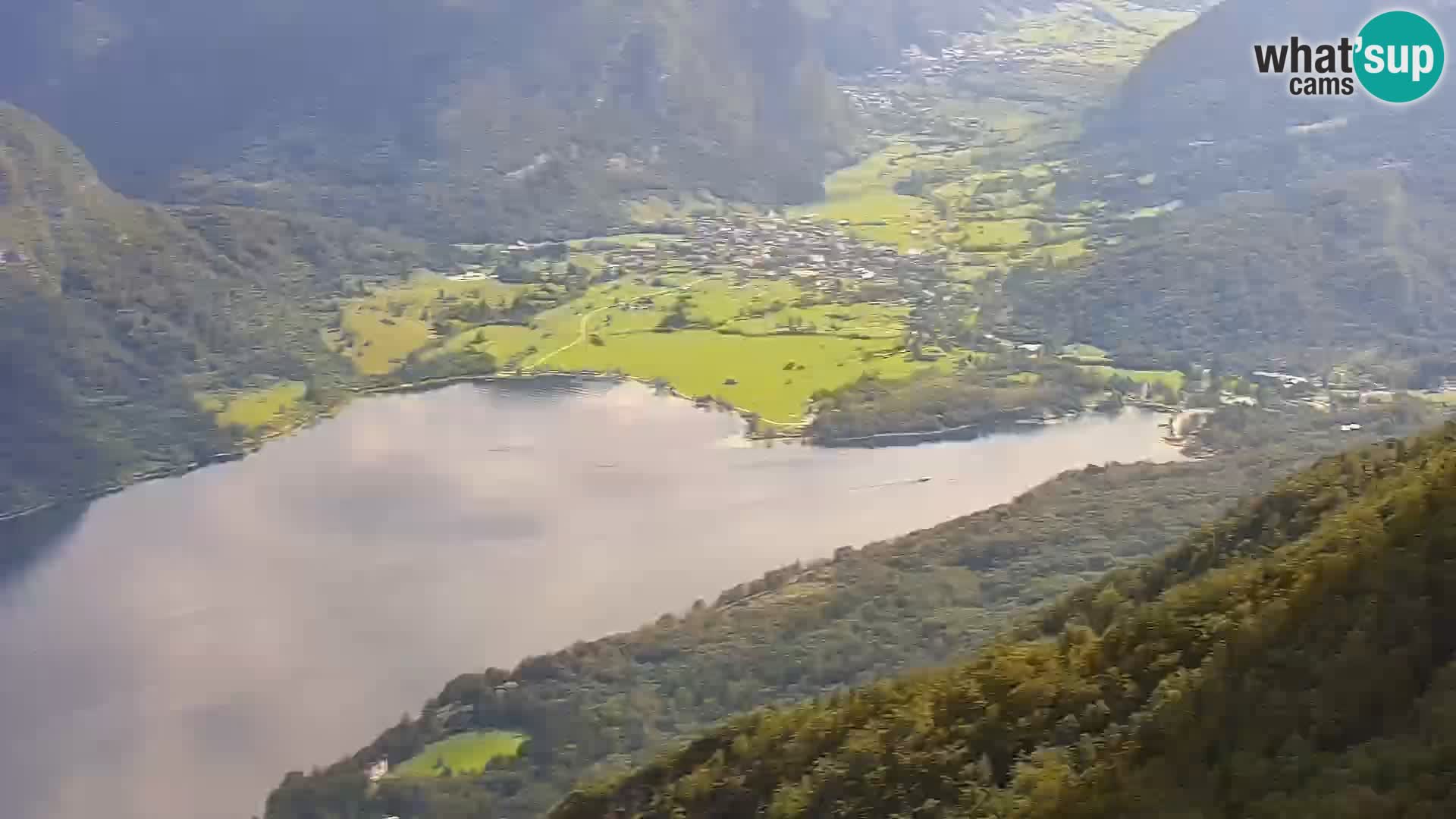 Spletna kamera Bohinj jezero in na Triglav – pogled s smučišča Vogel