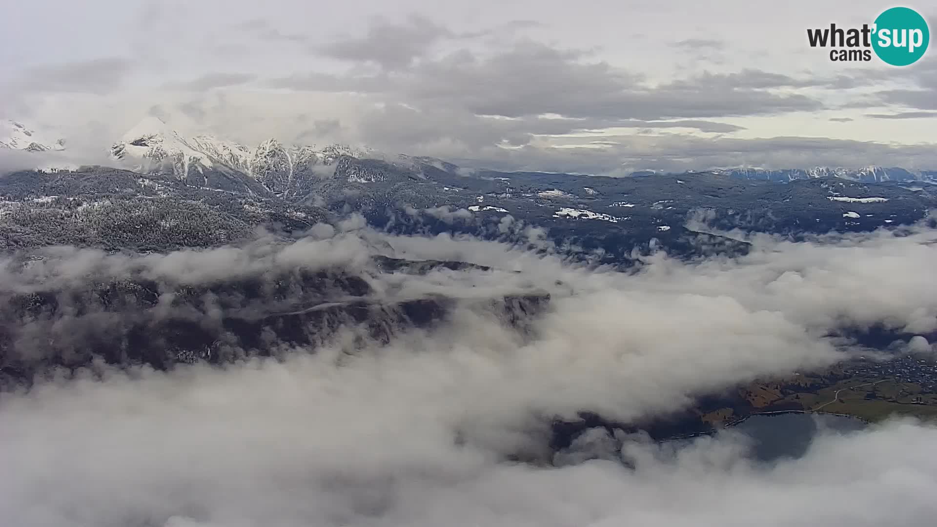 Web kamera Bohinjsko jezero i Triglav – pogled sa skijališta Vogel