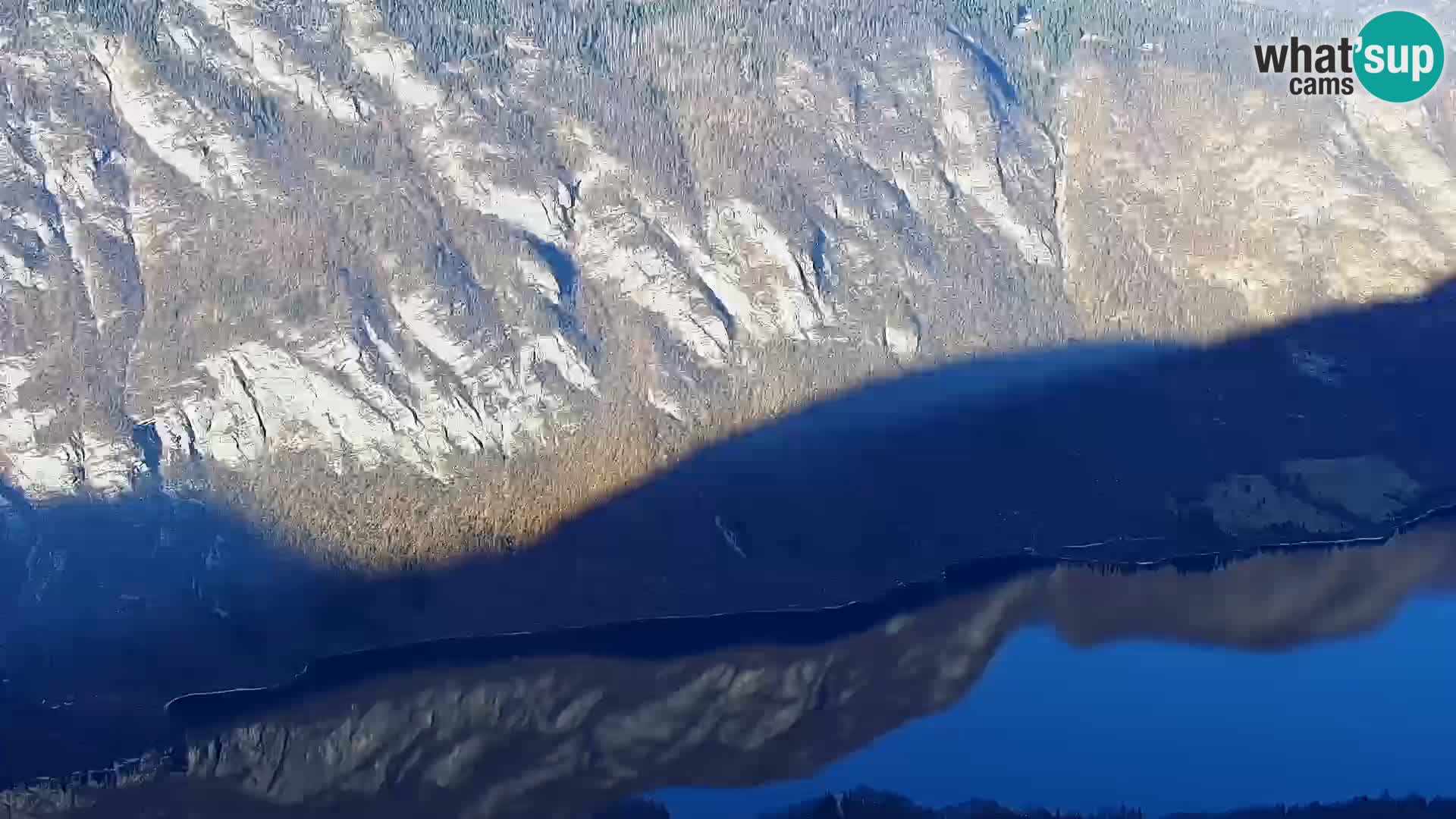 Spletna kamera Bohinj jezero in na Triglav – pogled s smučišča Vogel