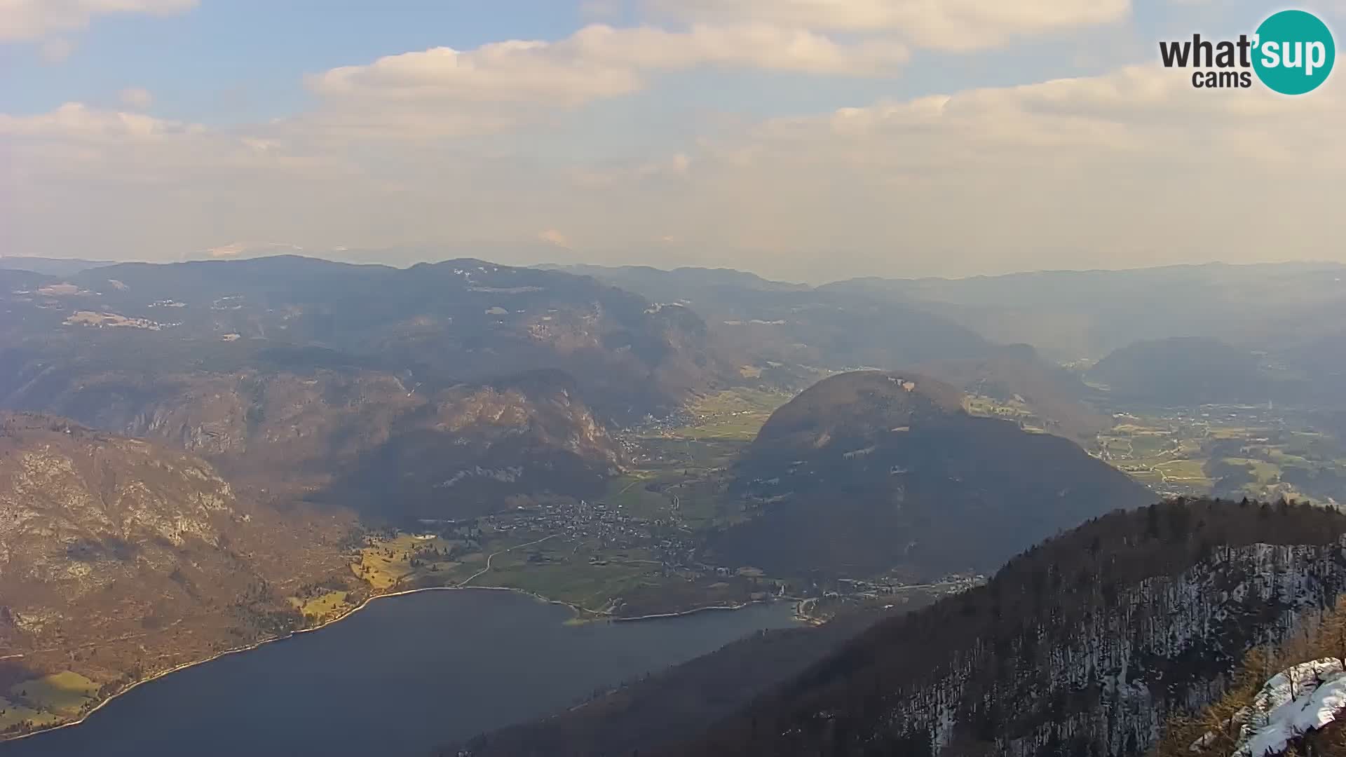 Spletna kamera Bohinj jezero in na Triglav – pogled s smučišča Vogel