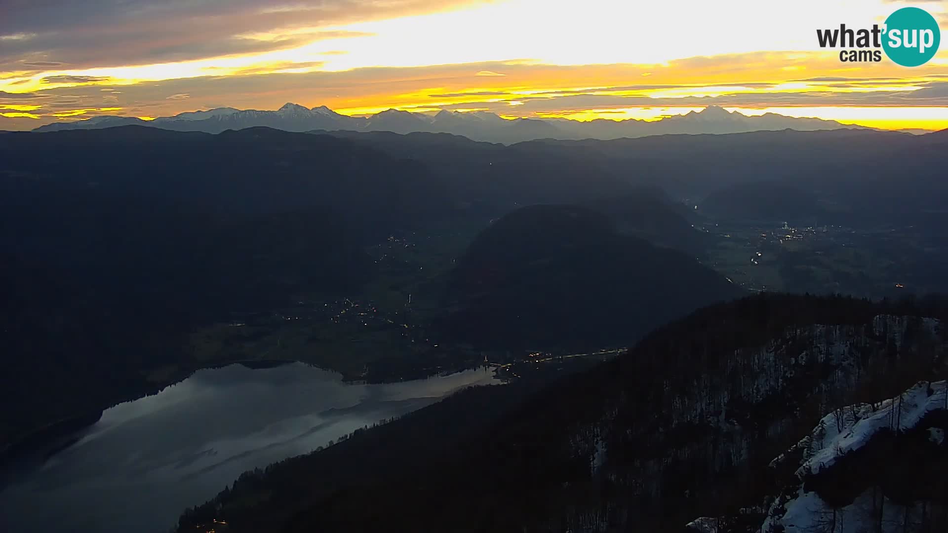 Web kamera Bohinjsko jezero i Triglav – pogled sa skijališta Vogel