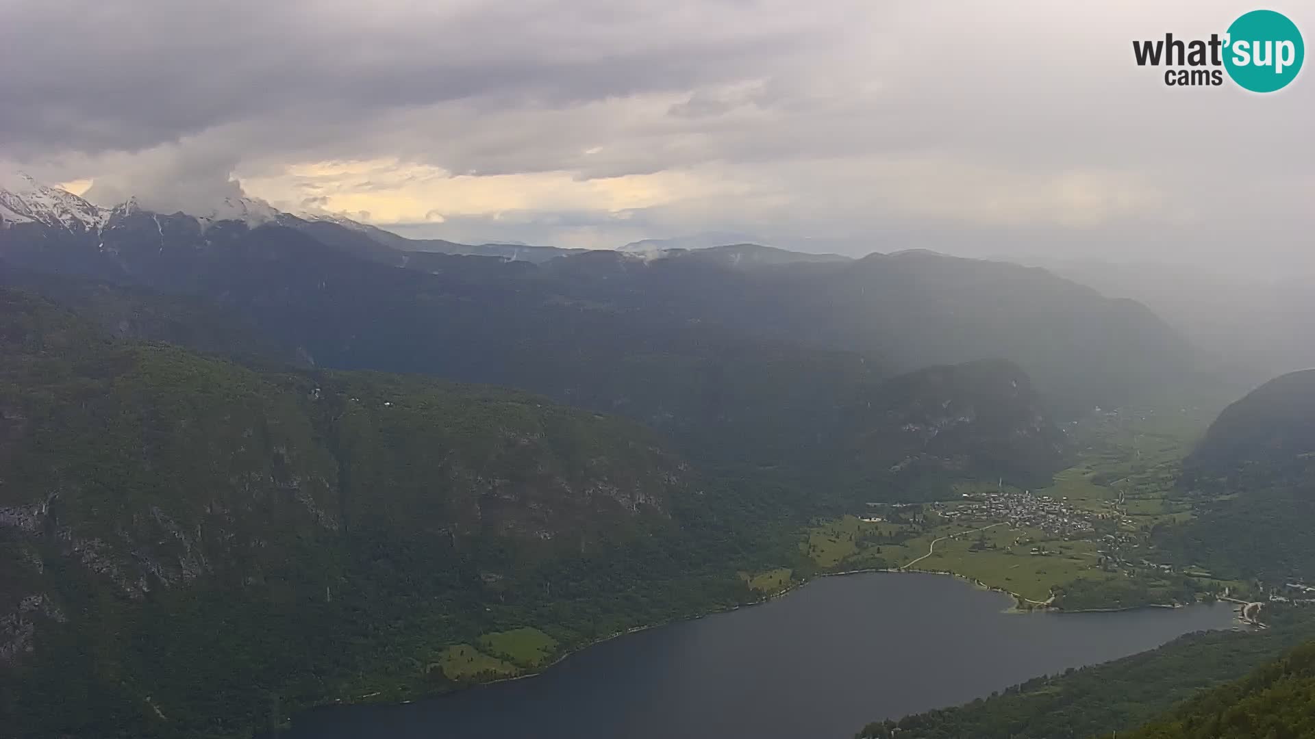 Spletna kamera Bohinj jezero in na Triglav – pogled s smučišča Vogel