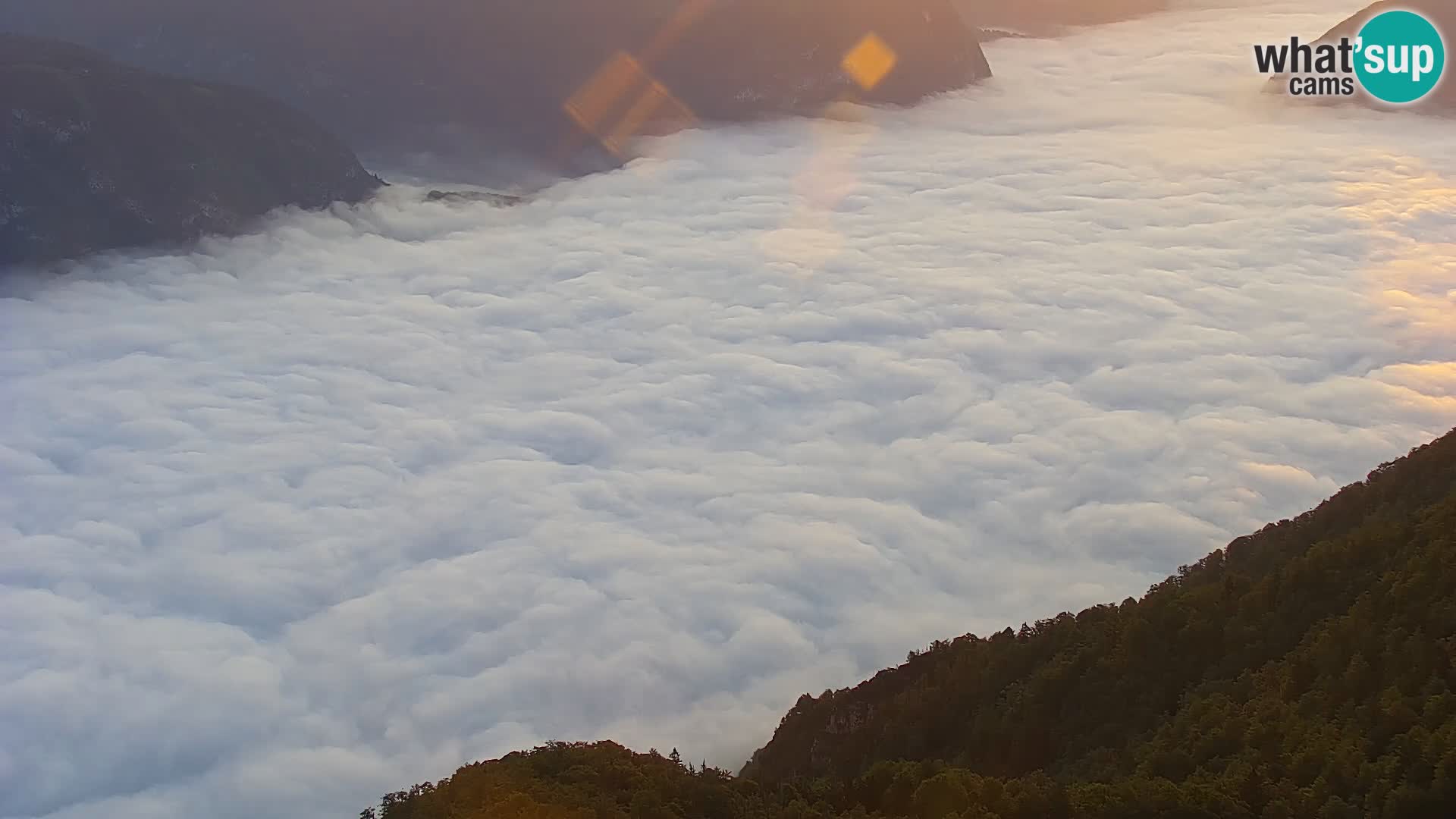 Spletna kamera Bohinj jezero in na Triglav – pogled s smučišča Vogel