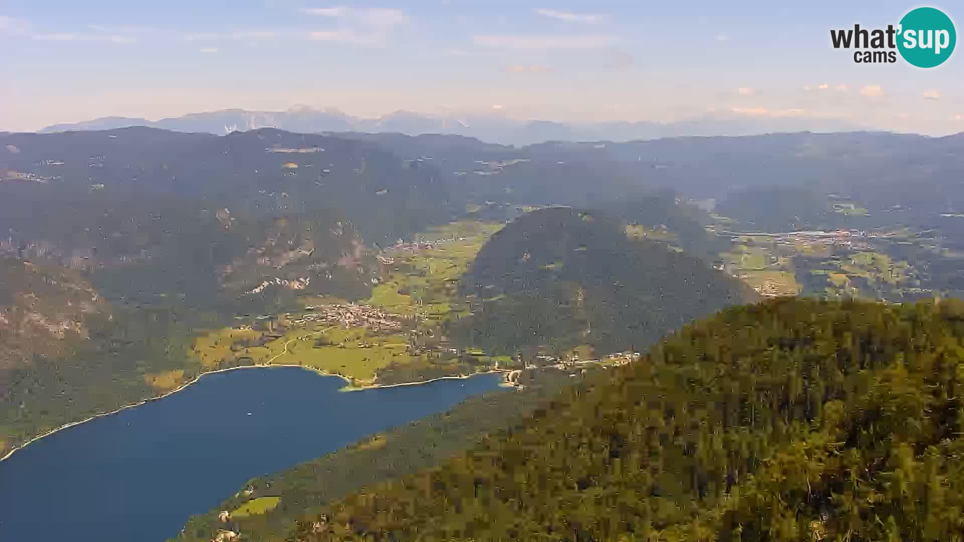 Web kamera Bohinjsko jezero i Triglav – pogled sa skijališta Vogel