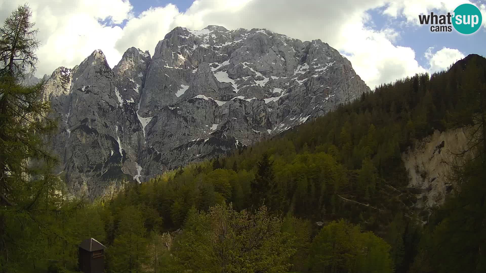 Vršič LIVE webcam Erjavčeva house – view to PRISOJNIK – Slovenia