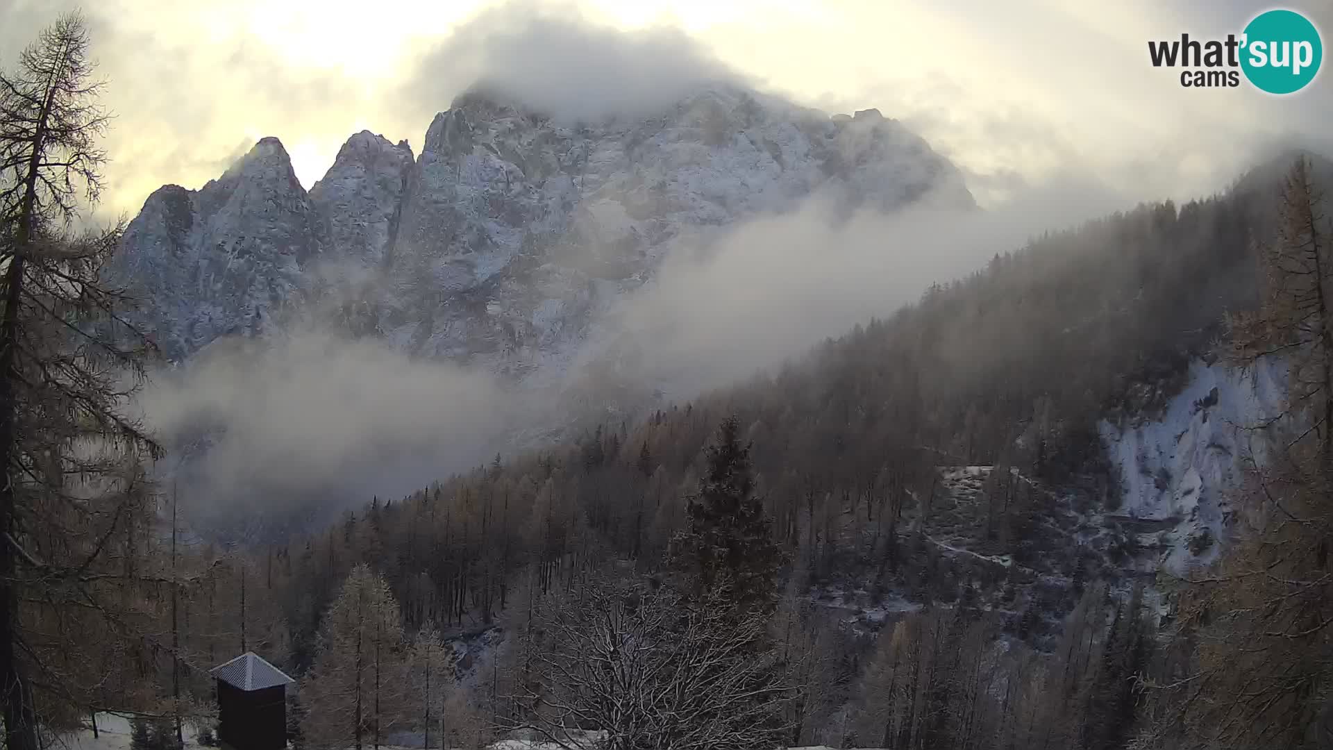 Vršič LIVE webcam casa Erjavčeva – vista sul PRISOJNIK – Slovenia