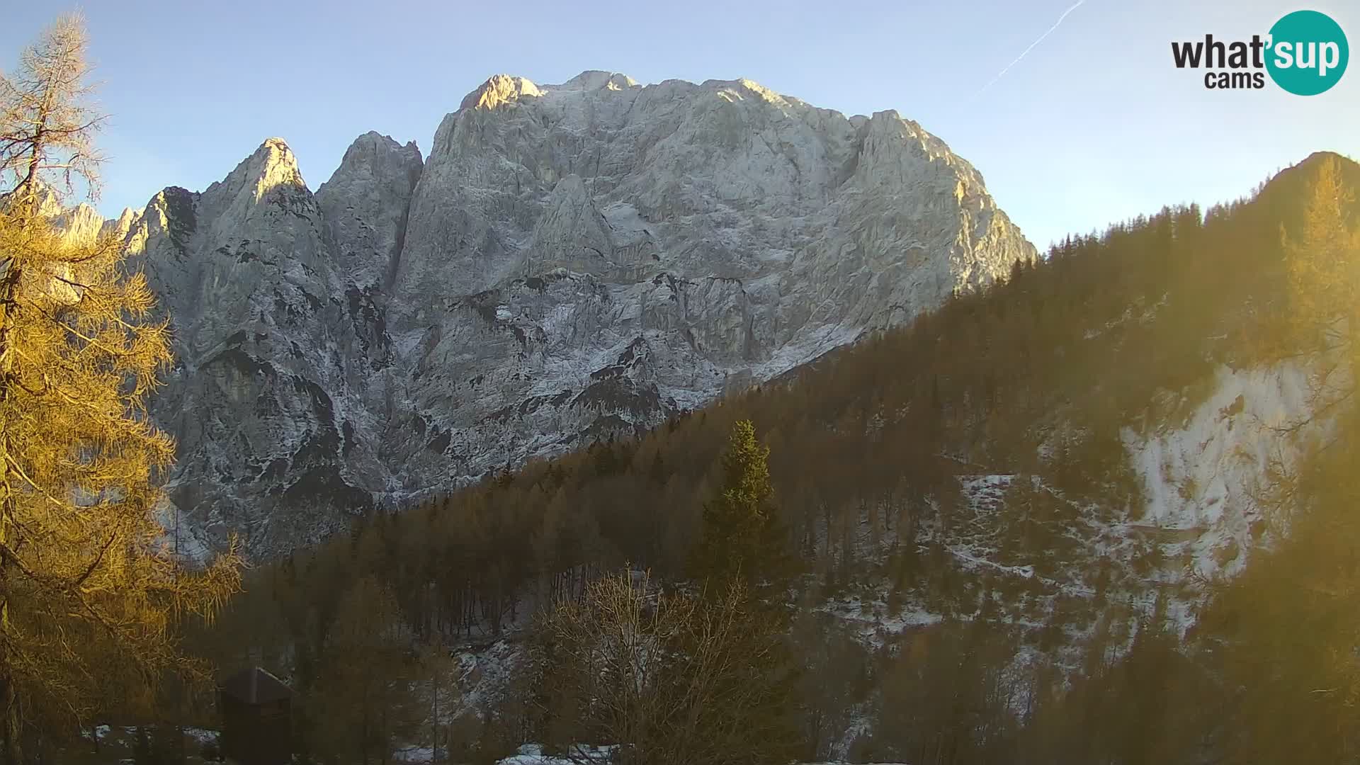 Vršič LIVE Webcam Haus Erjavčeva – Blick auf PRISOJNIK – Slowenien