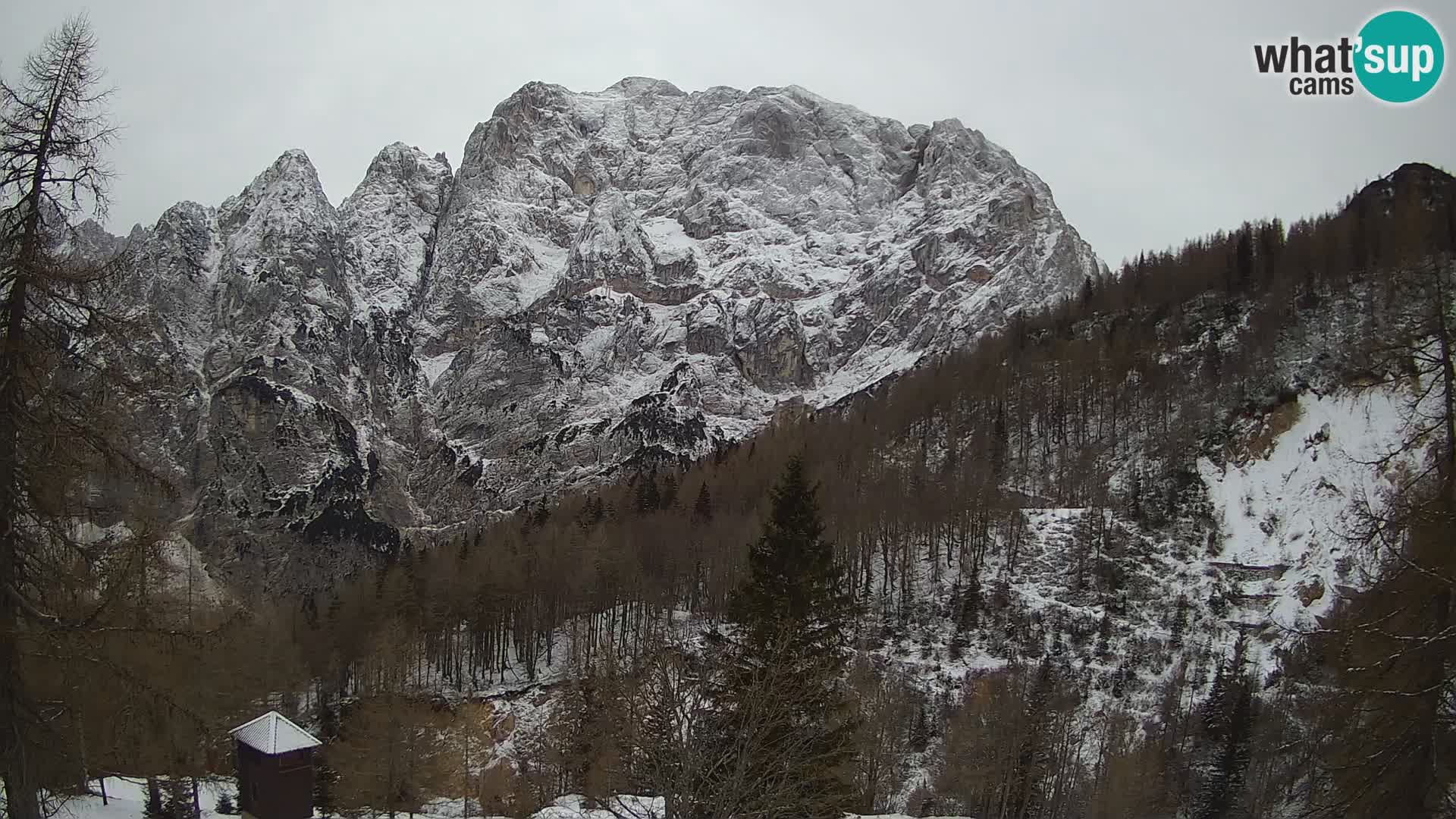 Vršič LIVE webcam casa Erjavčeva – vista sul PRISOJNIK – Slovenia