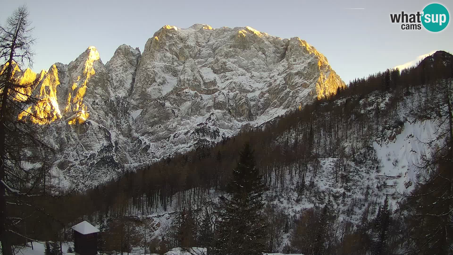 Vršič camera en vivo Casa Erjavčeva – vista a PRISOJNIK – Eslovenia