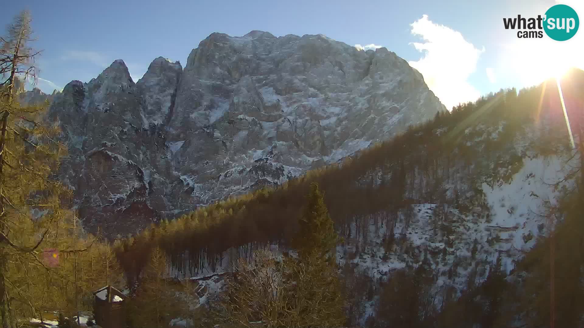 Vršič LIVE webcam casa Erjavčeva – vista sul PRISOJNIK – Slovenia