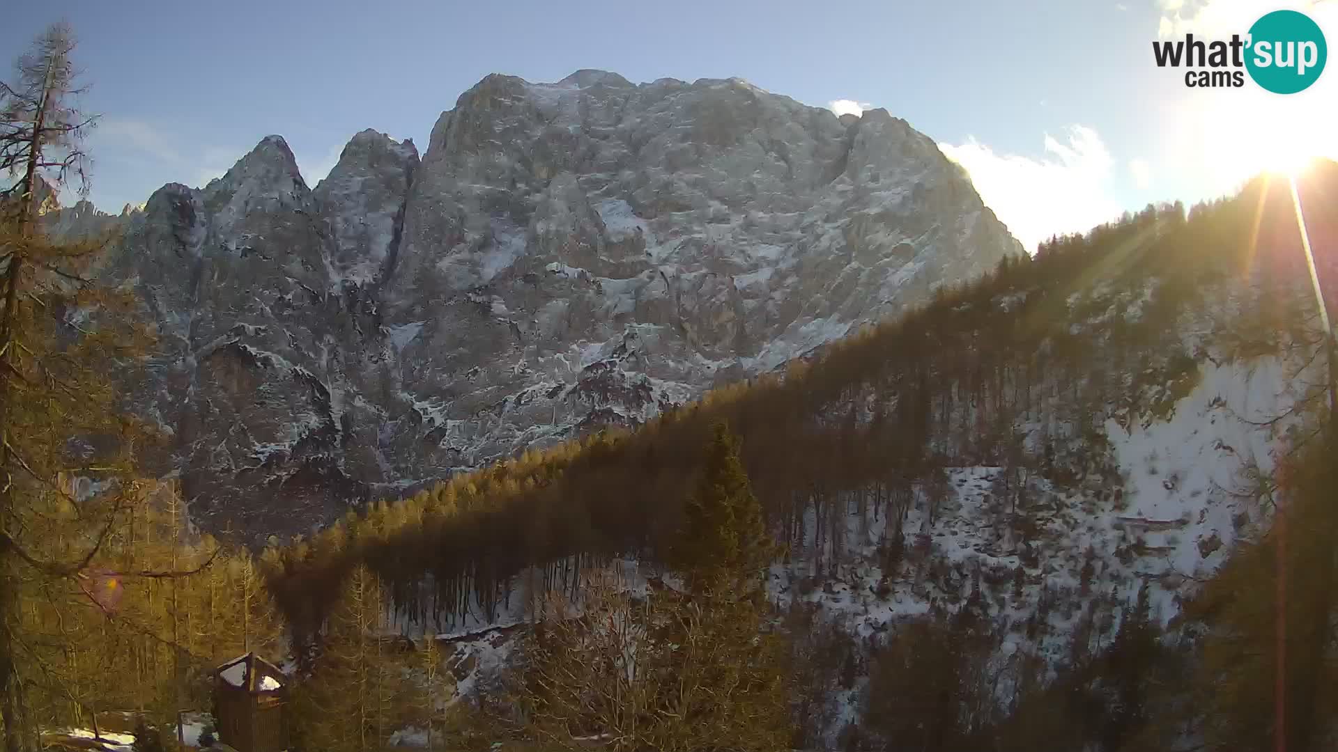 Vršič LIVE webcam casa Erjavčeva – vista sul PRISOJNIK – Slovenia