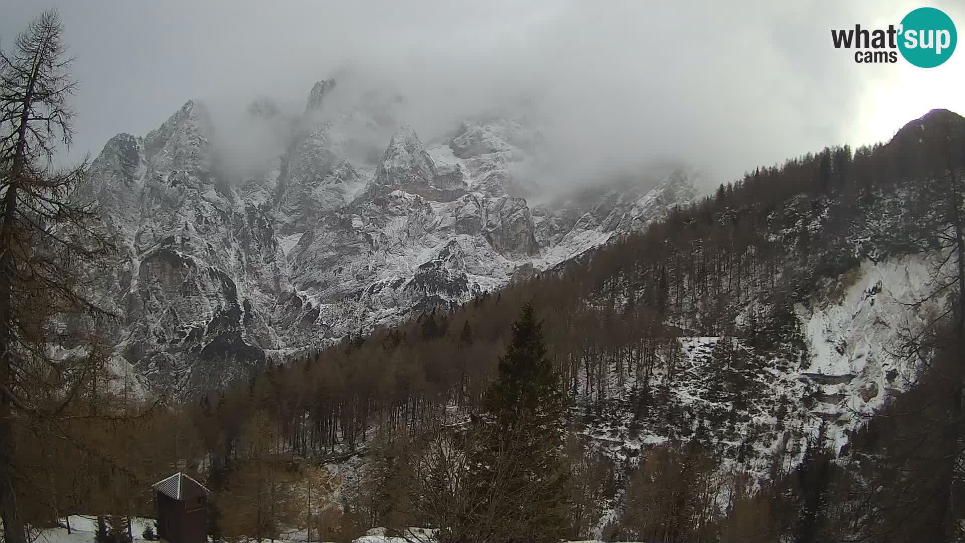 Vršič LIVE webcam casa Erjavčeva – vista sul PRISOJNIK – Slovenia