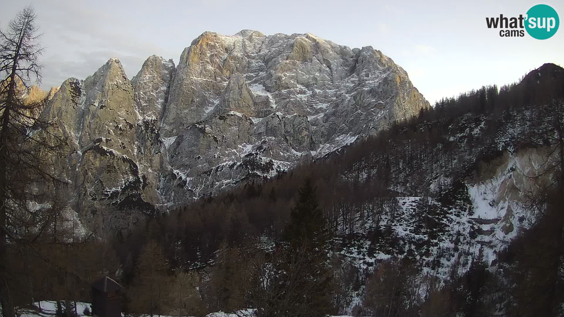 Vršič camera en vivo Casa Erjavčeva – vista a PRISOJNIK – Eslovenia