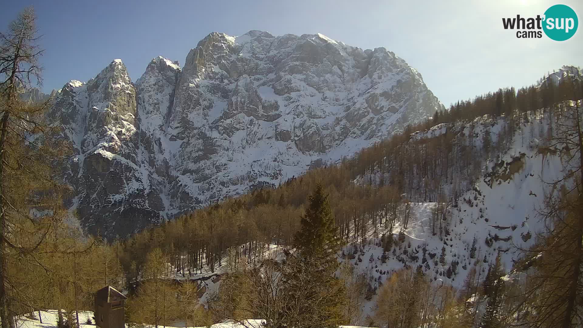 Vršič LIVE webcam casa Erjavčeva – vista sul PRISOJNIK – Slovenia