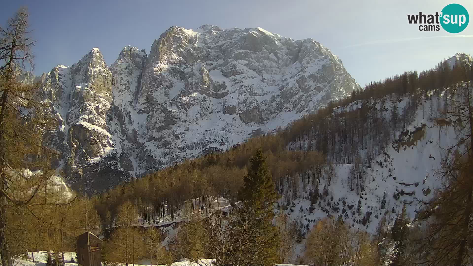 Vršič LIVE webcam casa Erjavčeva – vista sul PRISOJNIK – Slovenia