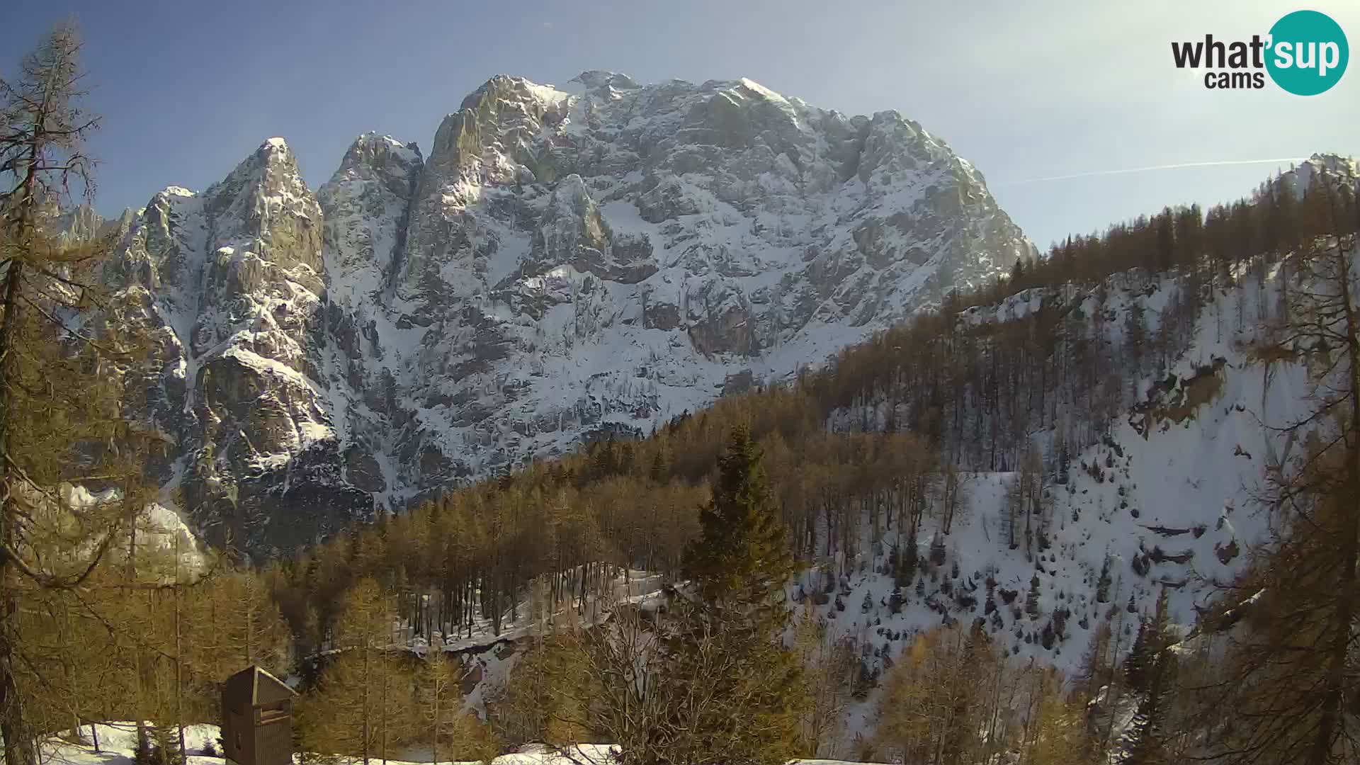 Vršič LIVE webcam casa Erjavčeva – vista sul PRISOJNIK – Slovenia