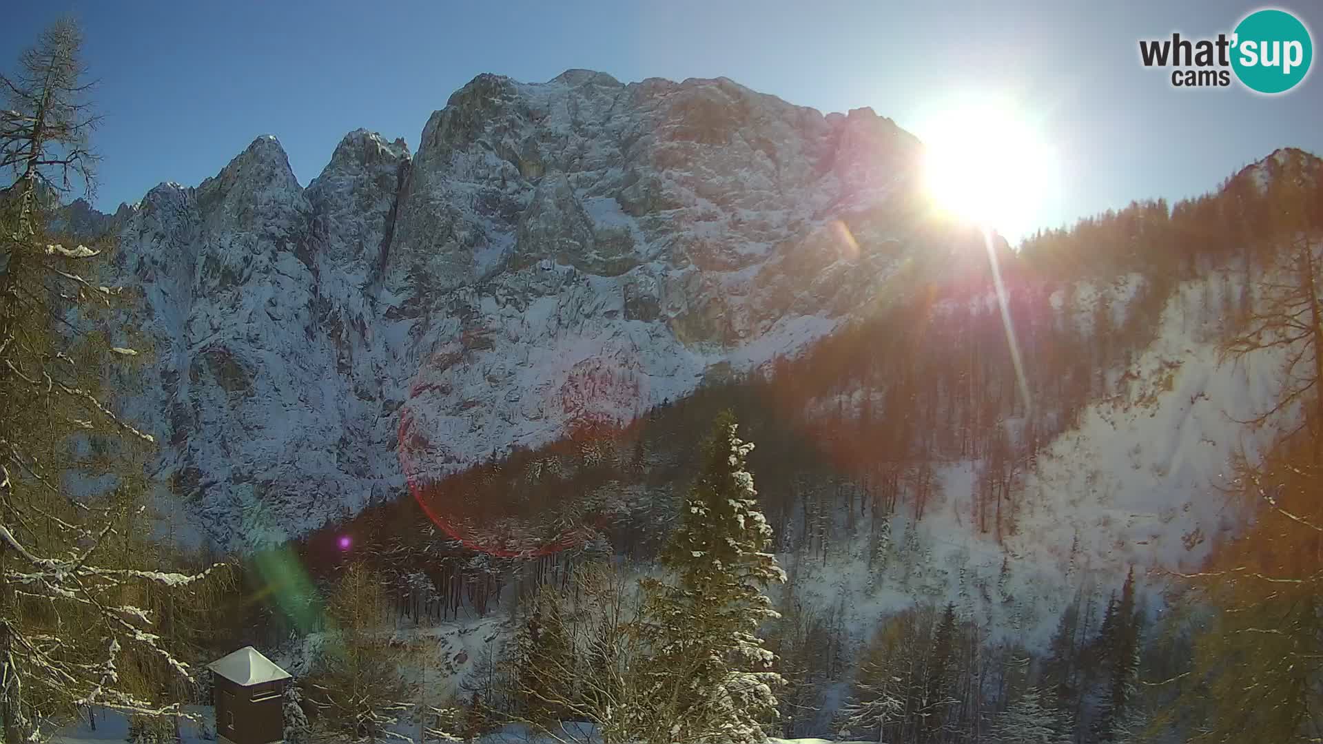 Vršič LIVE webcam Erjavčeva house – view to PRISOJNIK – Slovenia