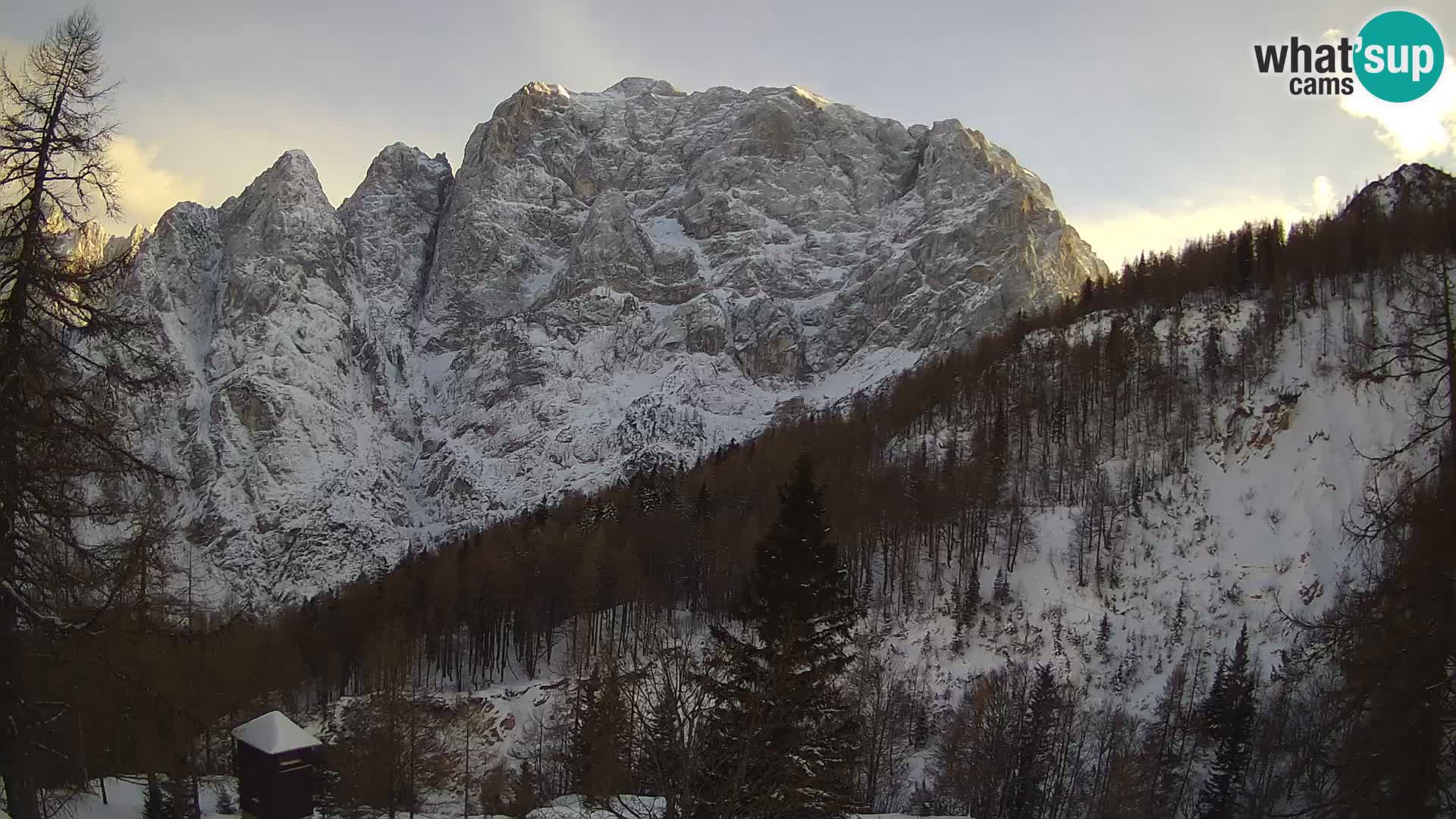 Vršič camera en vivo Casa Erjavčeva – vista a PRISOJNIK – Eslovenia