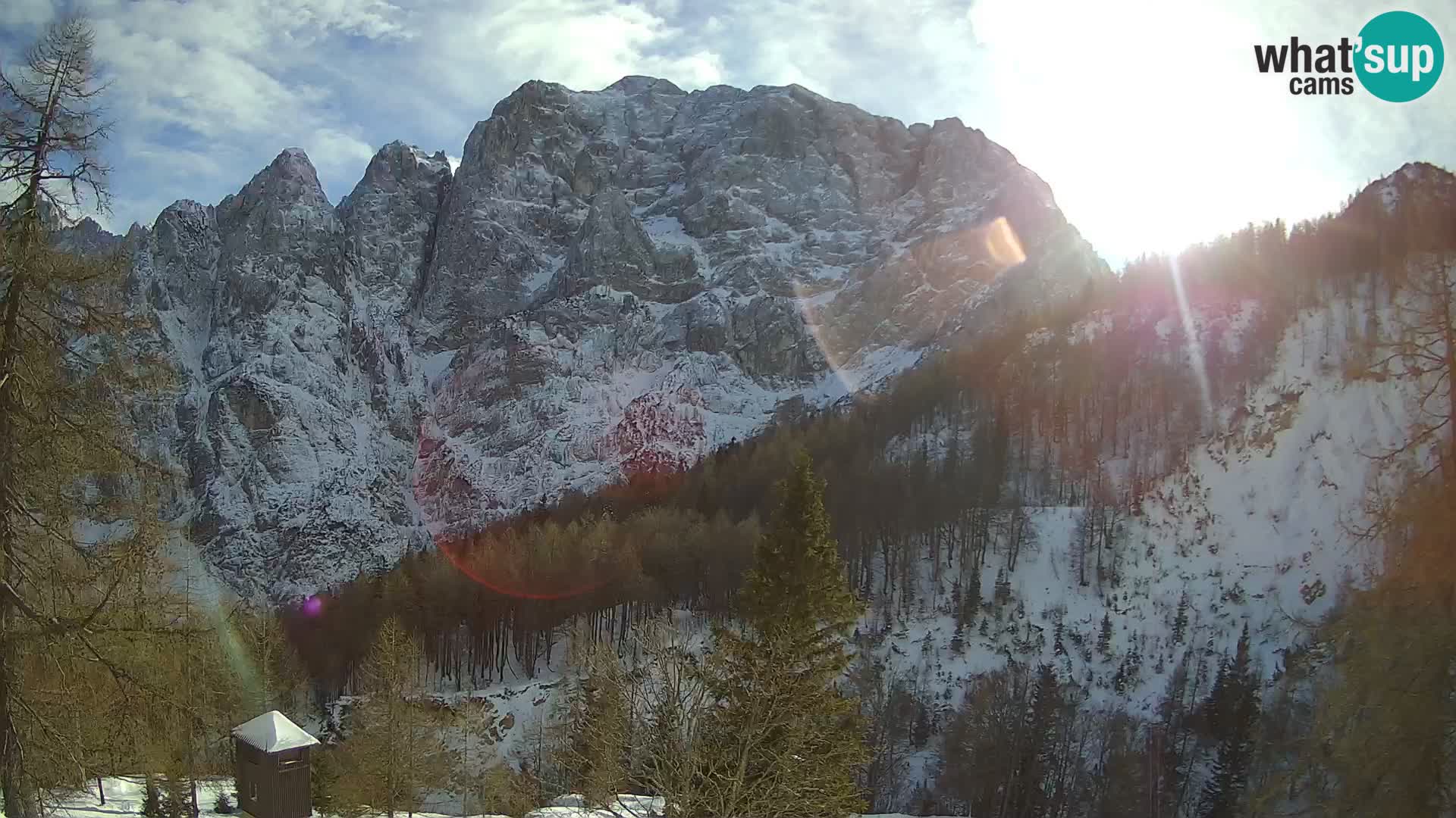 Vršič LIVE webcam Erjavčeva house – view to PRISOJNIK – Slovenia