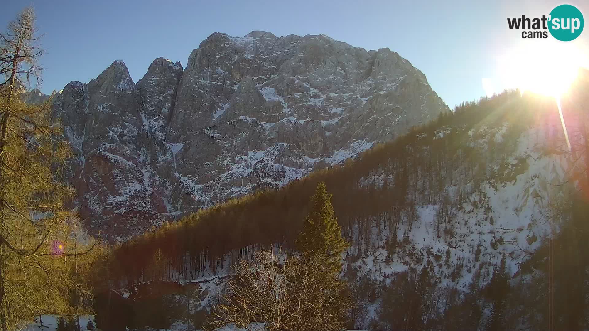 Webcam Vršič LIVE maison Erjavčeva – vue sur PRISOJNIK – Slovénie