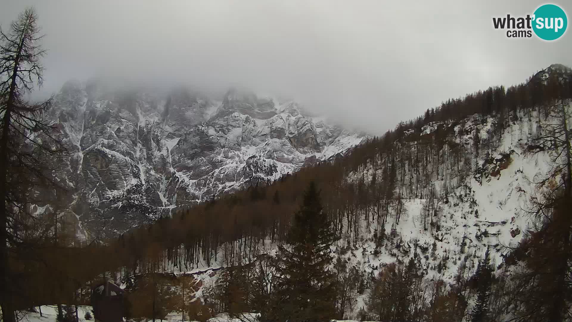 Vršič LIVE Webcam Haus Erjavčeva – Blick auf PRISOJNIK – Slowenien