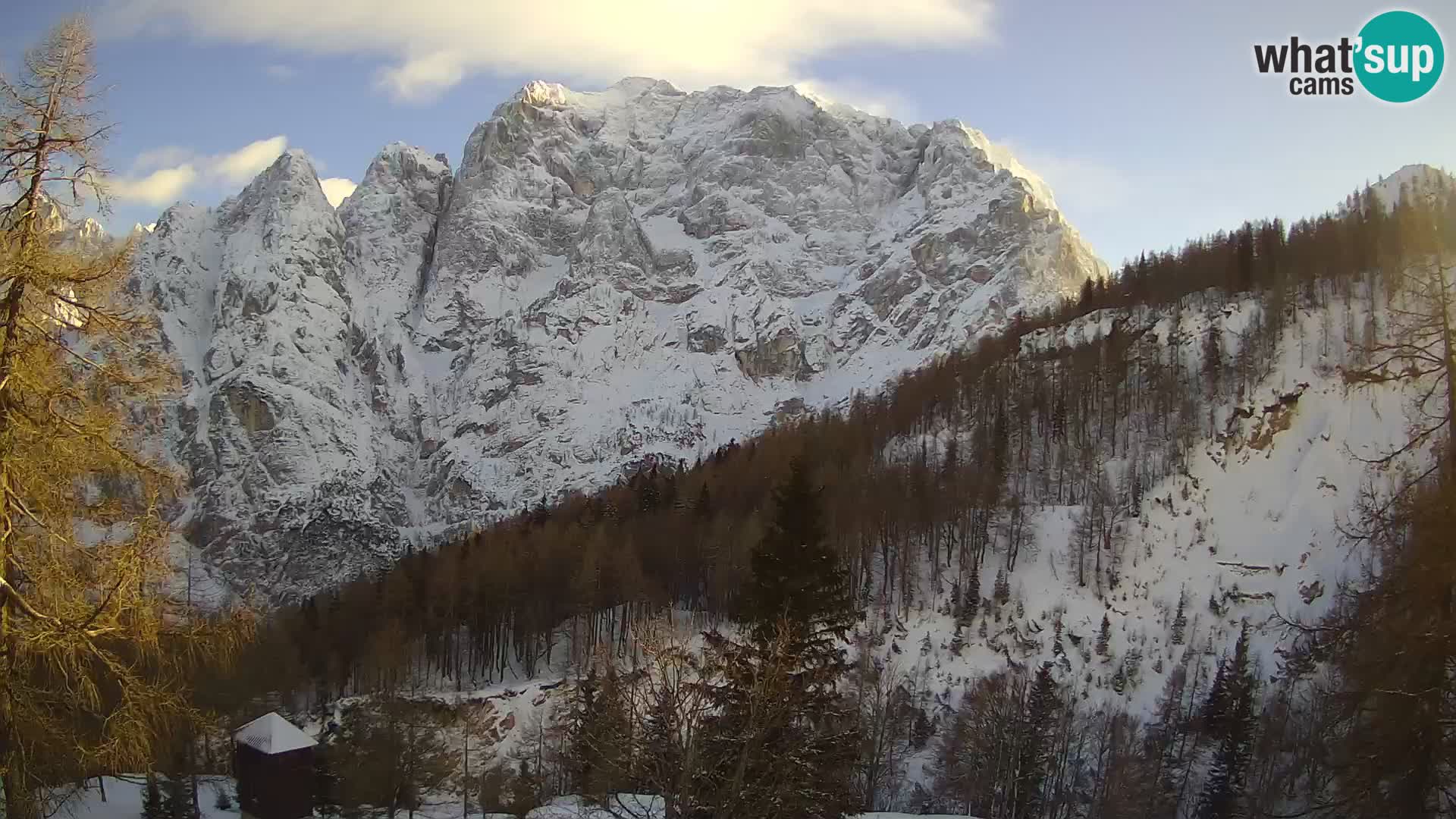 Vršič LIVE Webcam Haus Erjavčeva – Blick auf PRISOJNIK – Slowenien