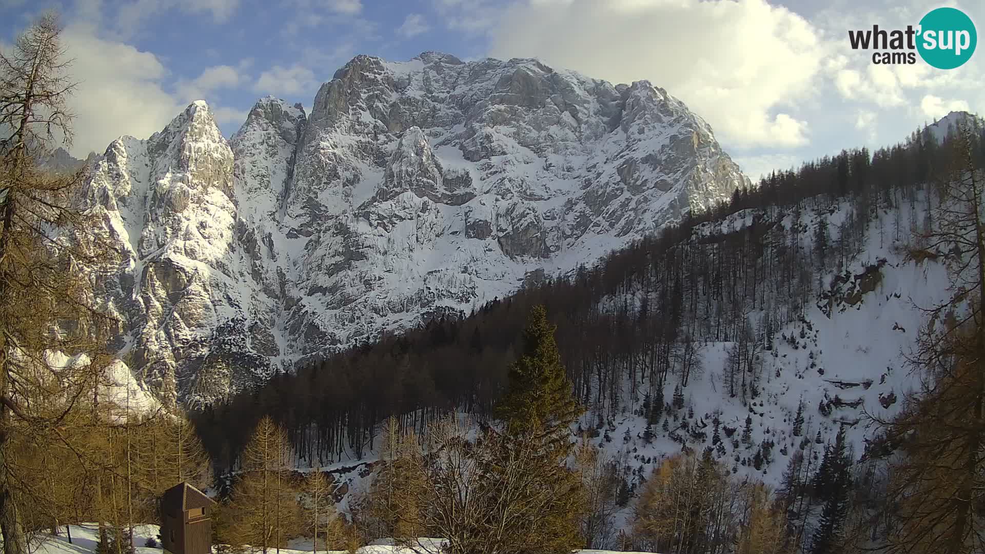 Vršič LIVE webcam casa Erjavčeva – vista sul PRISOJNIK – Slovenia