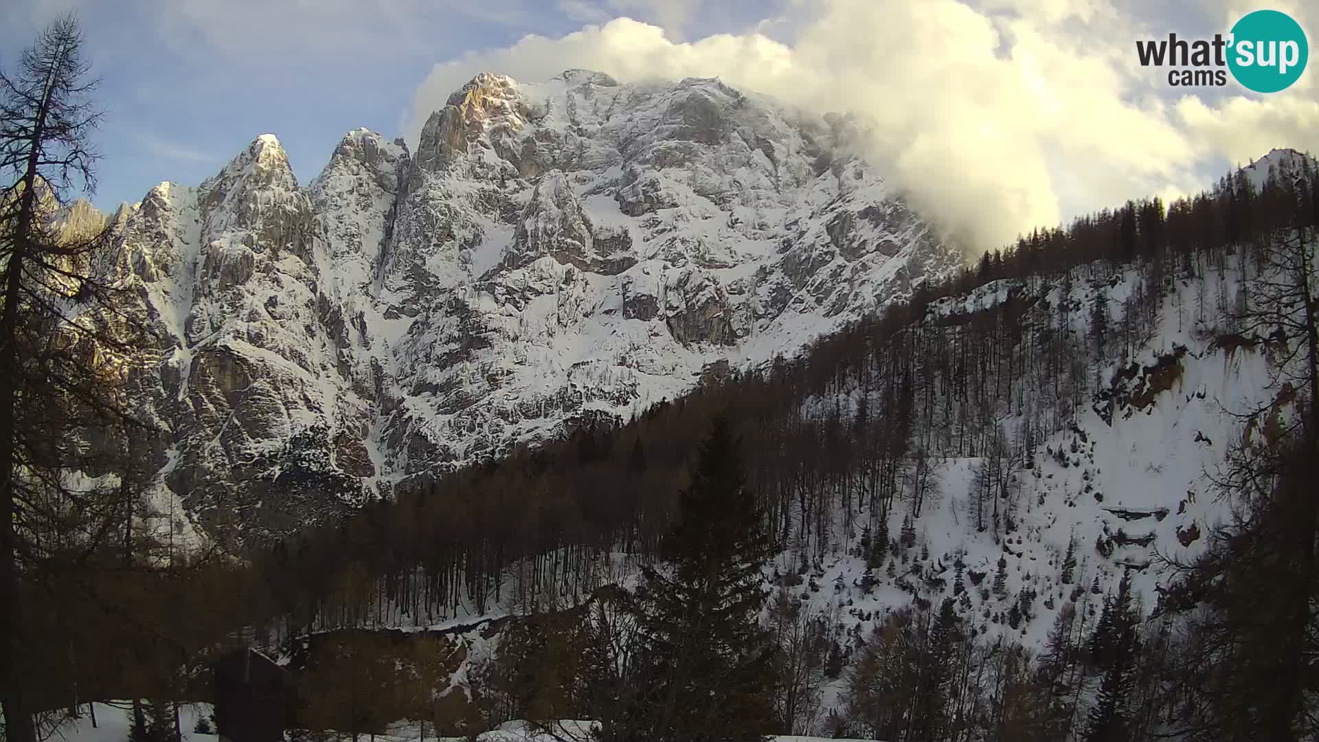 Vršič LIVE Webcam Haus Erjavčeva – Blick auf PRISOJNIK – Slowenien