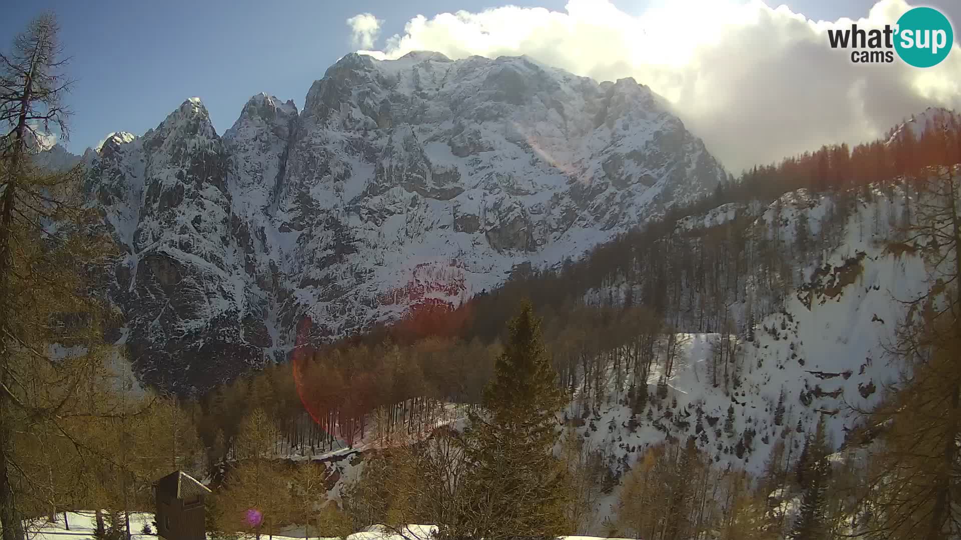 Vršič LIVE webcam casa Erjavčeva – vista sul PRISOJNIK – Slovenia