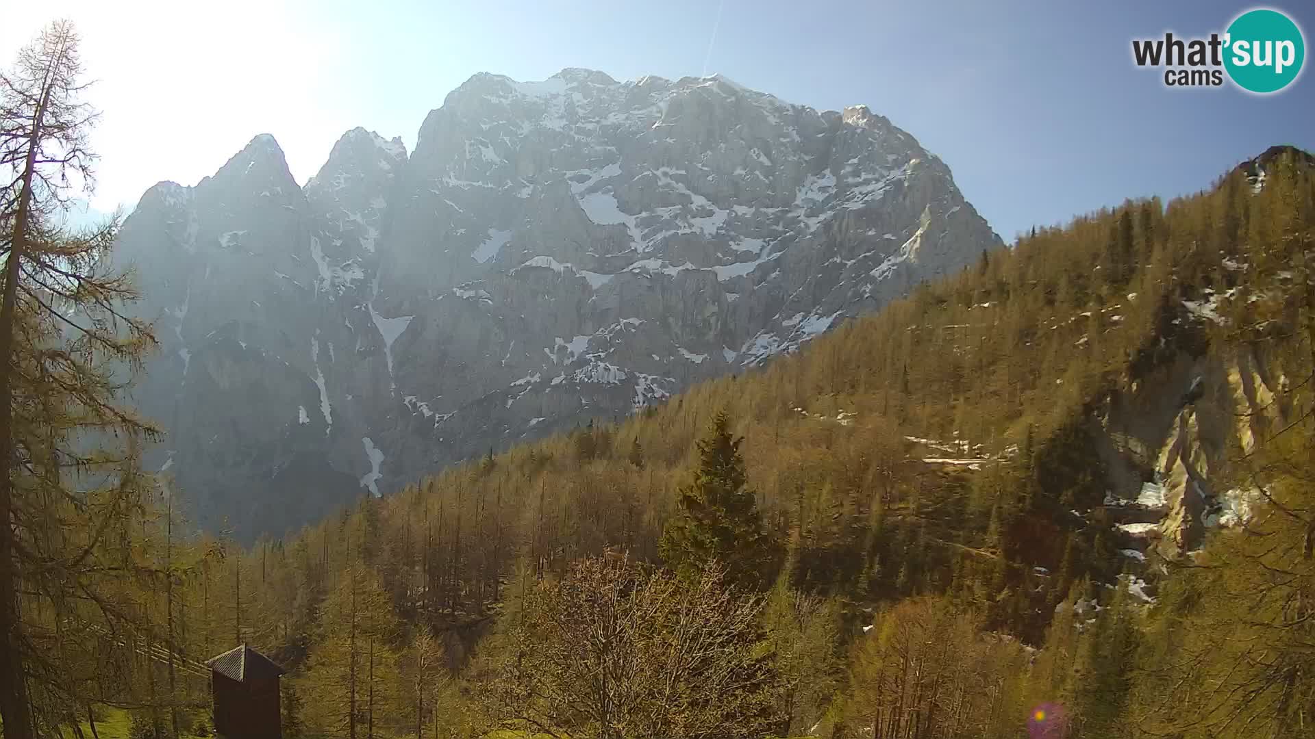 Vršič LIVE webcam Erjavčeva house – view to PRISOJNIK – Slovenia