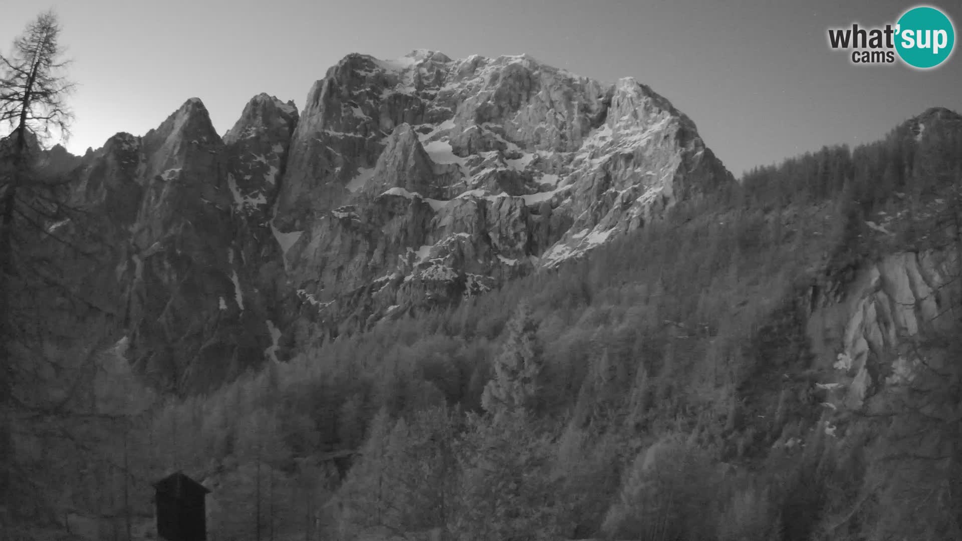 Vršič LIVE Webcam Haus Erjavčeva – Blick auf PRISOJNIK – Slowenien