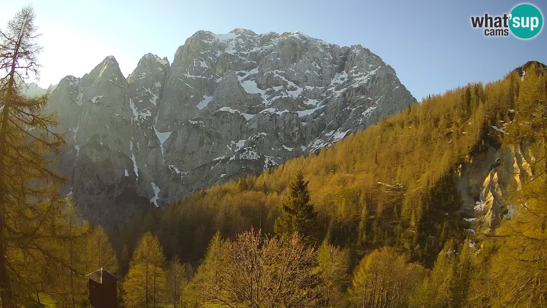Vršič LIVE webcam casa Erjavčeva – vista sul PRISOJNIK – Slovenia