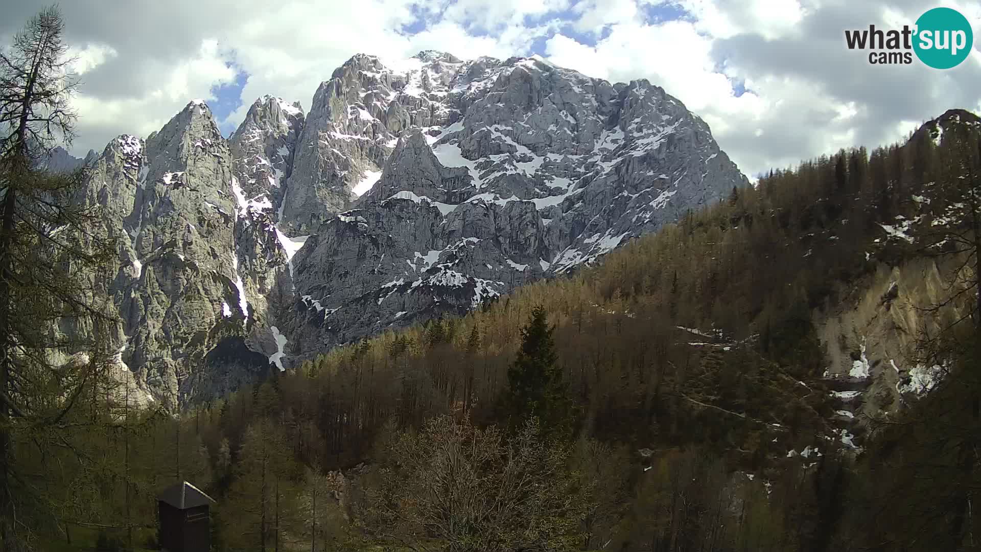 Vršič spletna kamera Erjavčeva hiša – pogled na PRISOJNIK