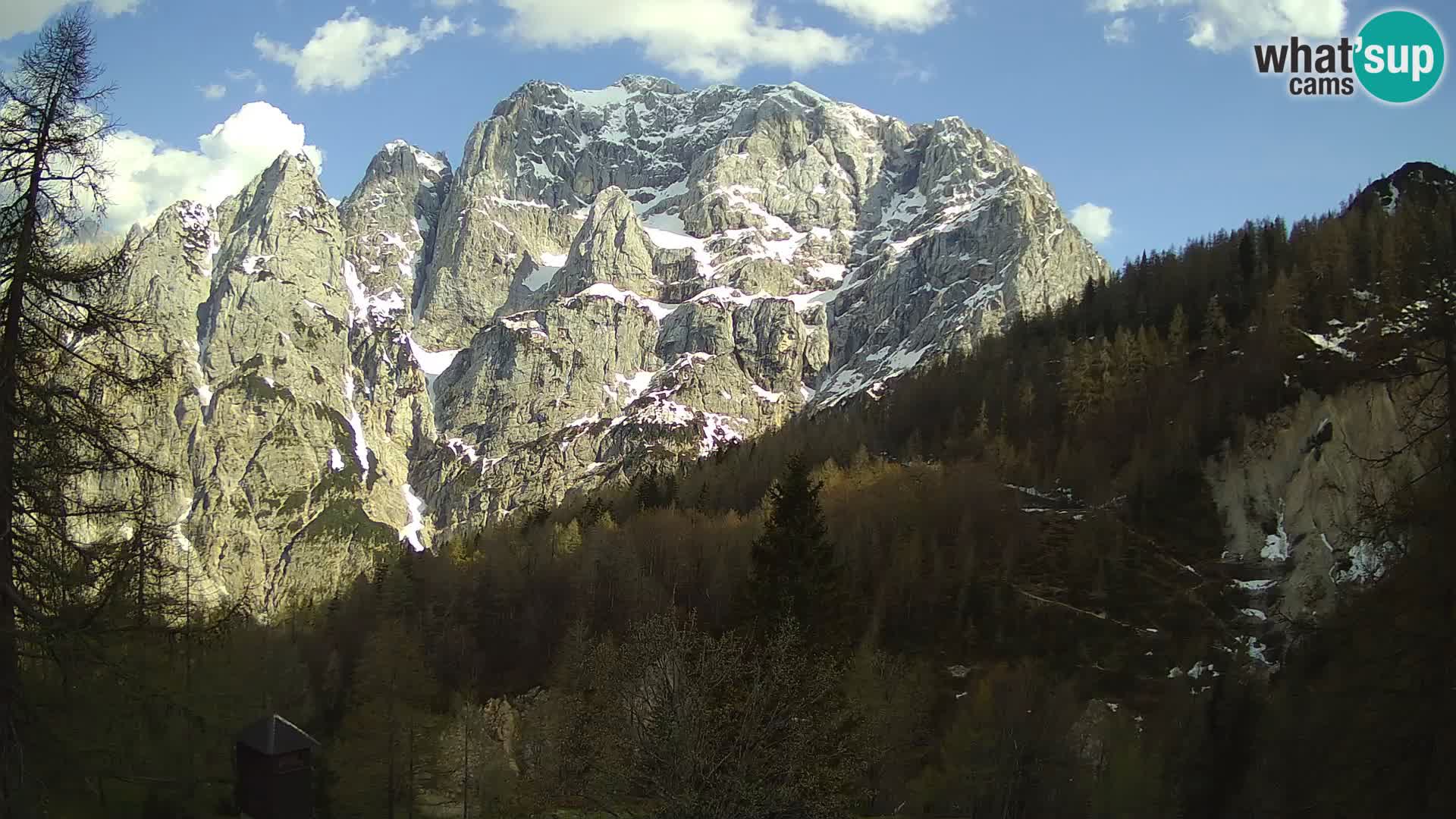 Vršič LIVE webcam casa Erjavčeva – vista sul PRISOJNIK – Slovenia
