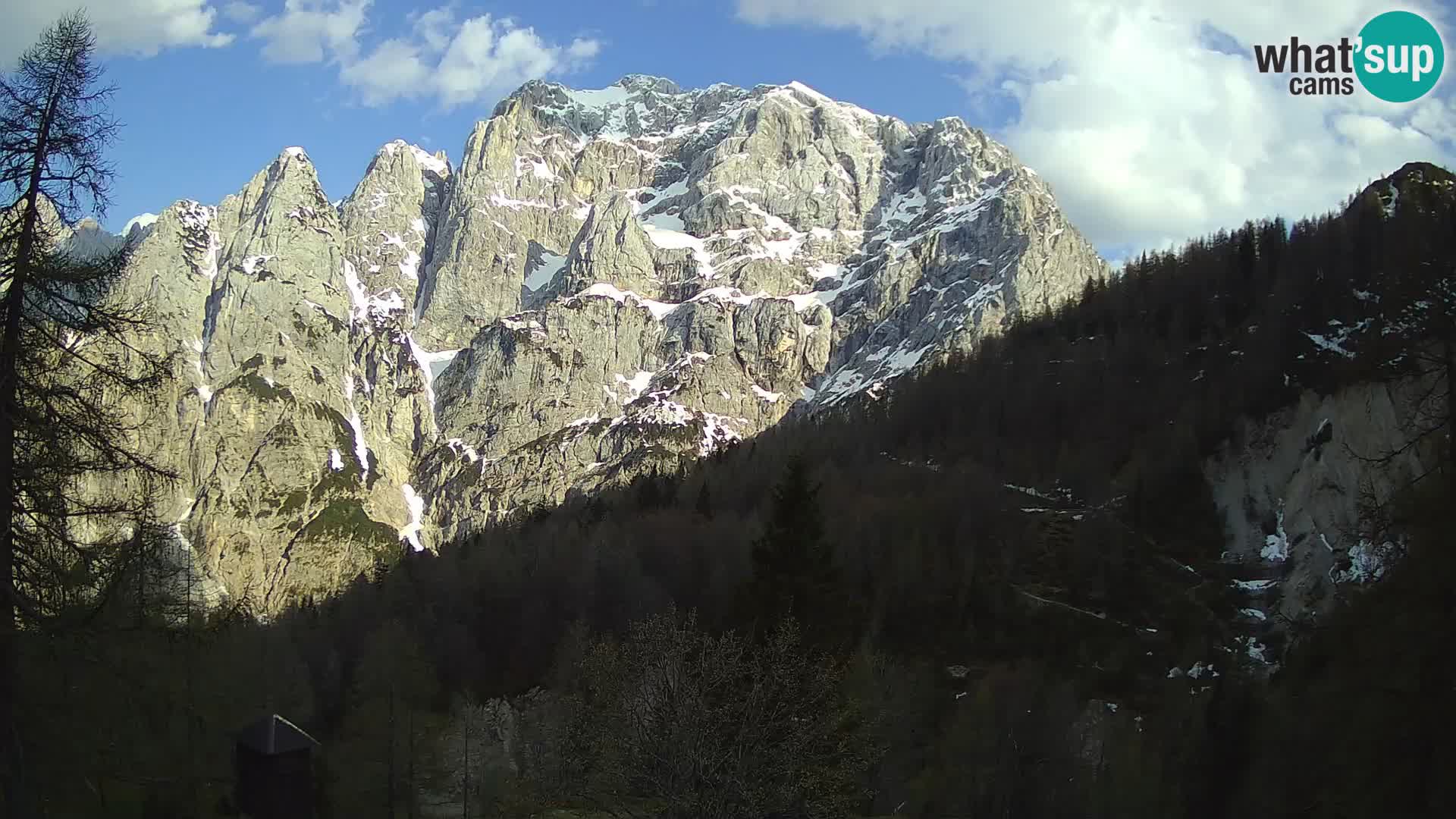 Vršič LIVE webcam casa Erjavčeva – vista sul PRISOJNIK – Slovenia
