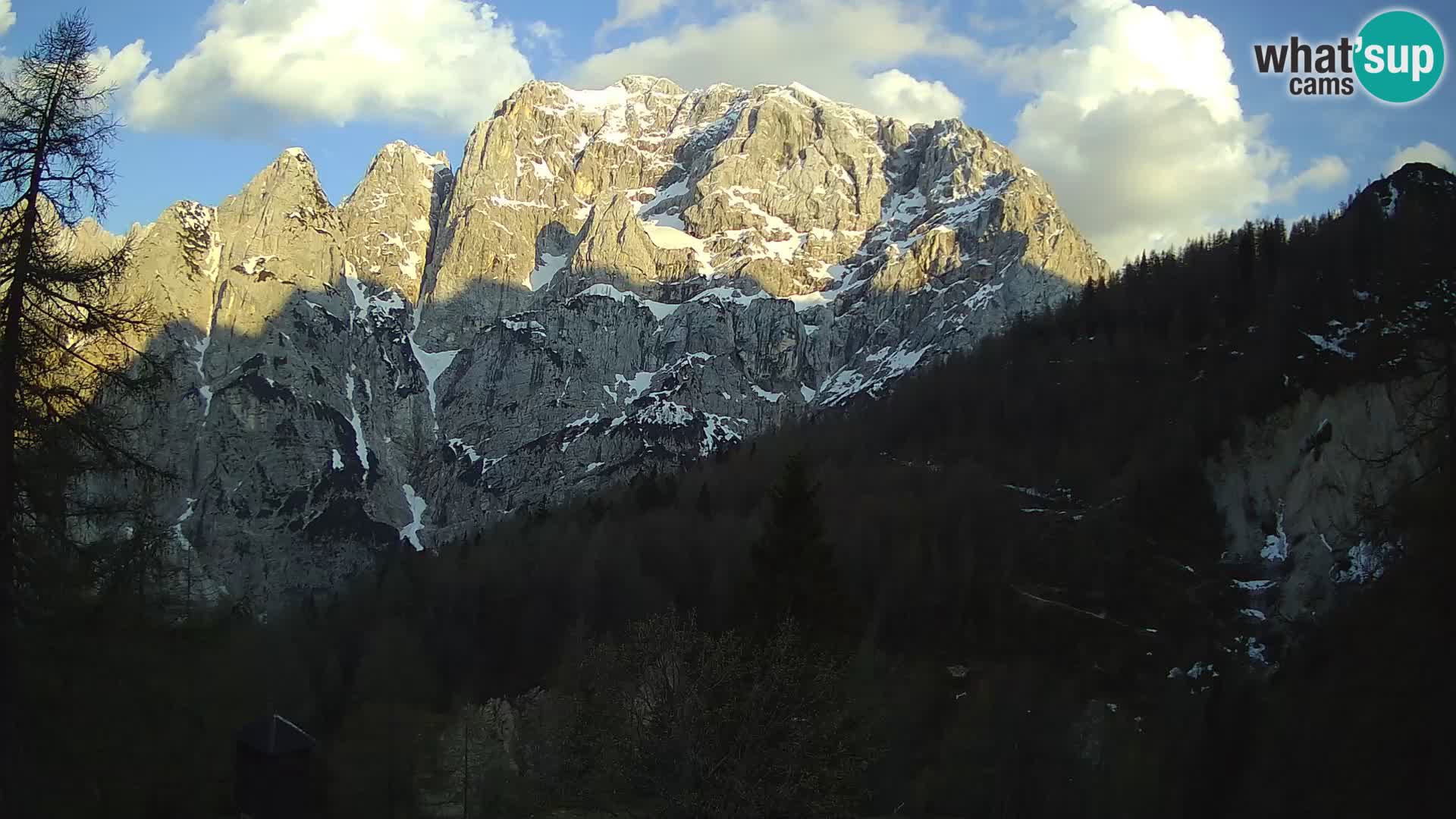 Vršič camera en vivo Casa Erjavčeva – vista a PRISOJNIK – Eslovenia