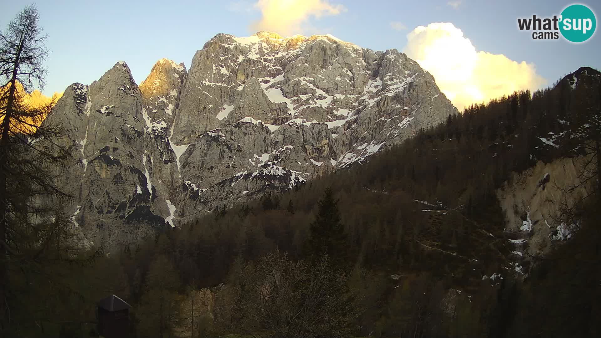Vršič LIVE webcam casa Erjavčeva – vista sul PRISOJNIK – Slovenia