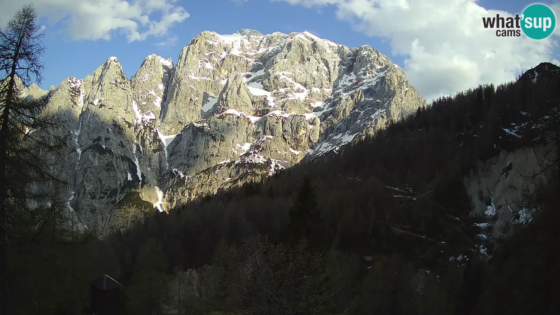 Webcam Vršič LIVE maison Erjavčeva – vue sur PRISOJNIK – Slovénie
